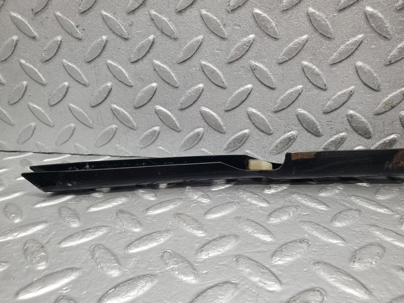 46763 Mercedes-Benz R129 320SL Coupe Front Right Window Channel