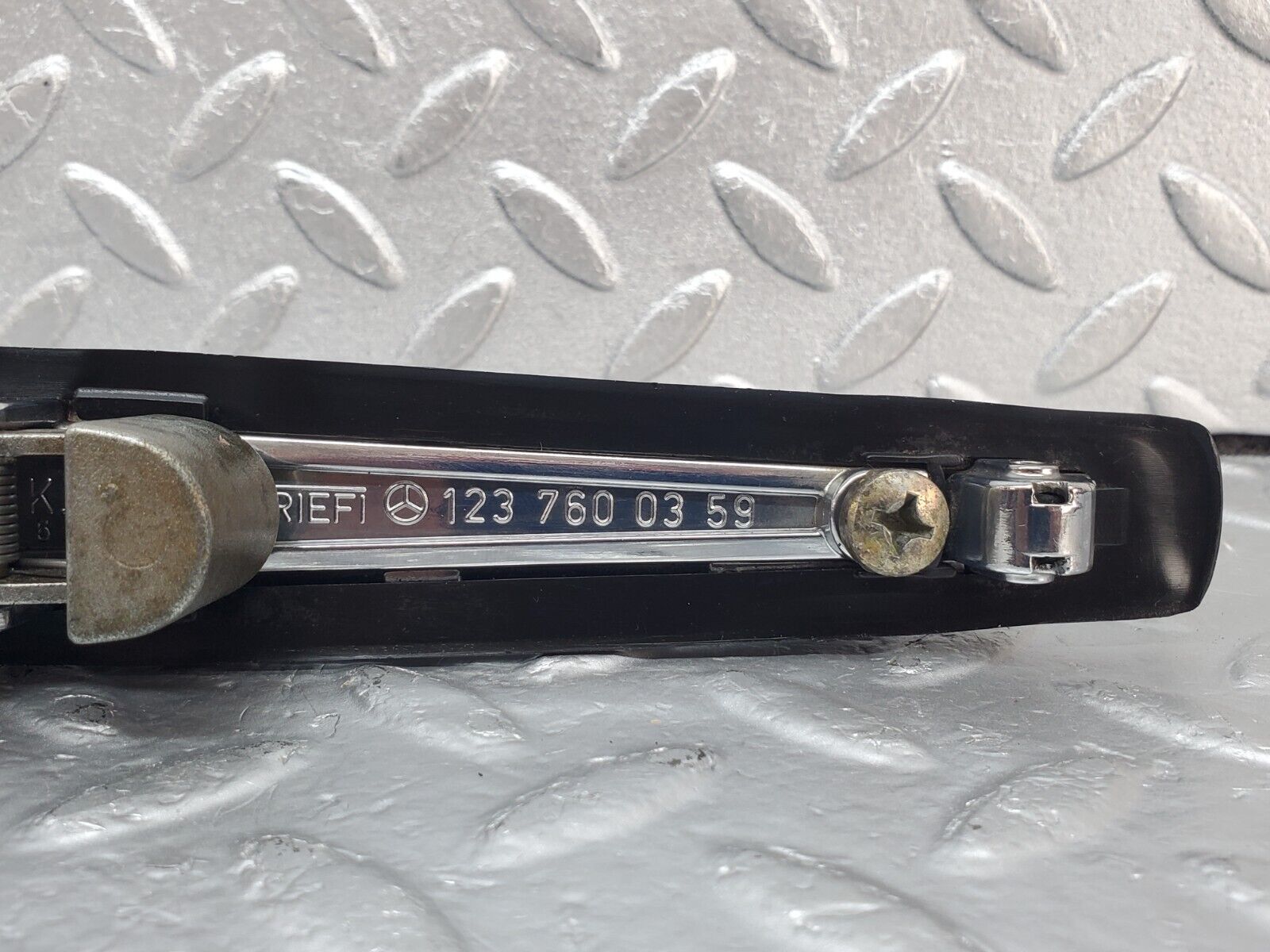 44394 Mercedes-Benz W123 280E Rear Left Exterior Door Handle 1237600359