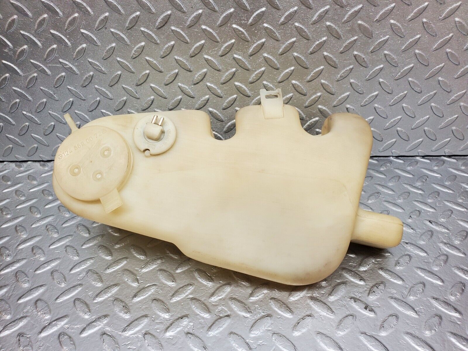 45871 Mercedes-Benz W126 420SE Windscreen Washer Fluid Reservoir 1268690620 1248690072