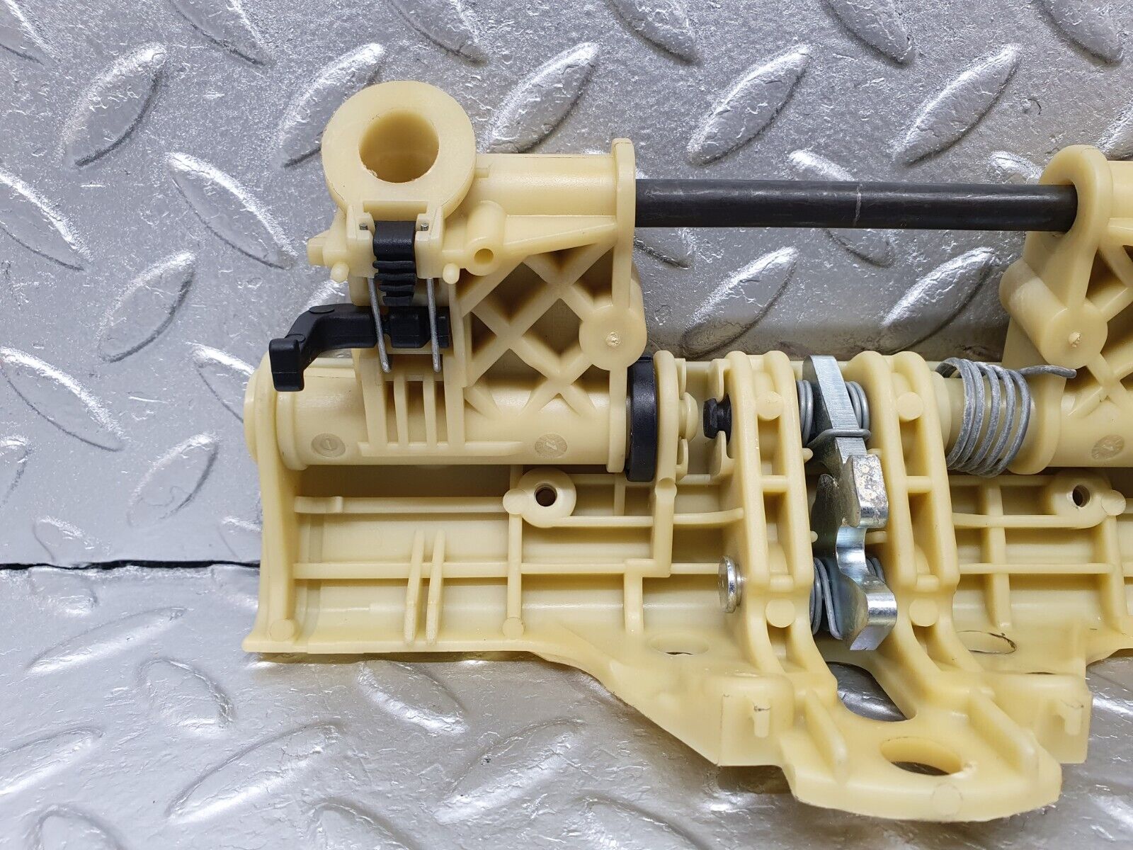 41841 Mercedes-Benz W202 C200 Headrest Folding Mechanism