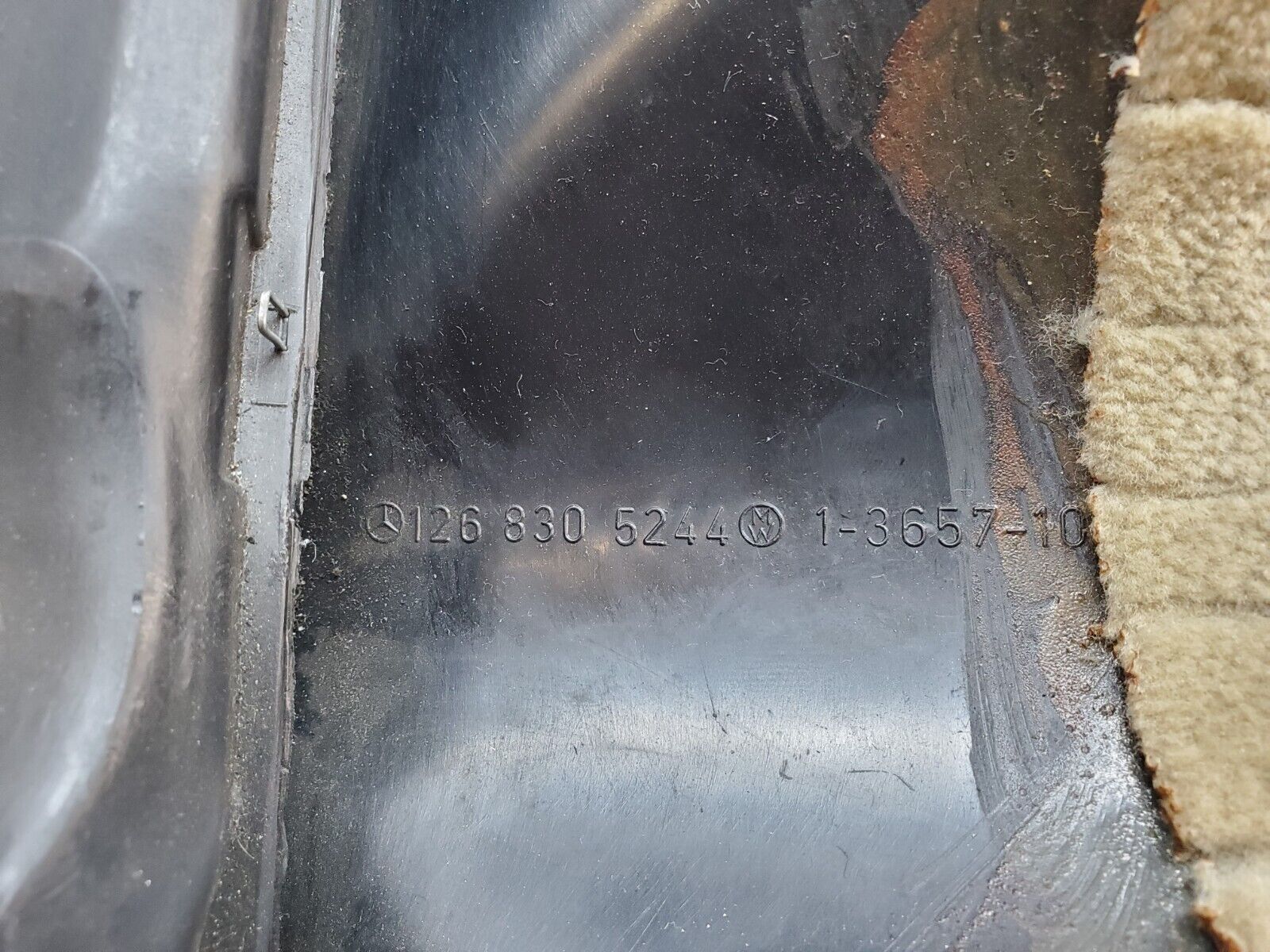 45691 Mercedes-Benz W126 420SE Under Dash Panel Right Beige 1268305244 1268307044