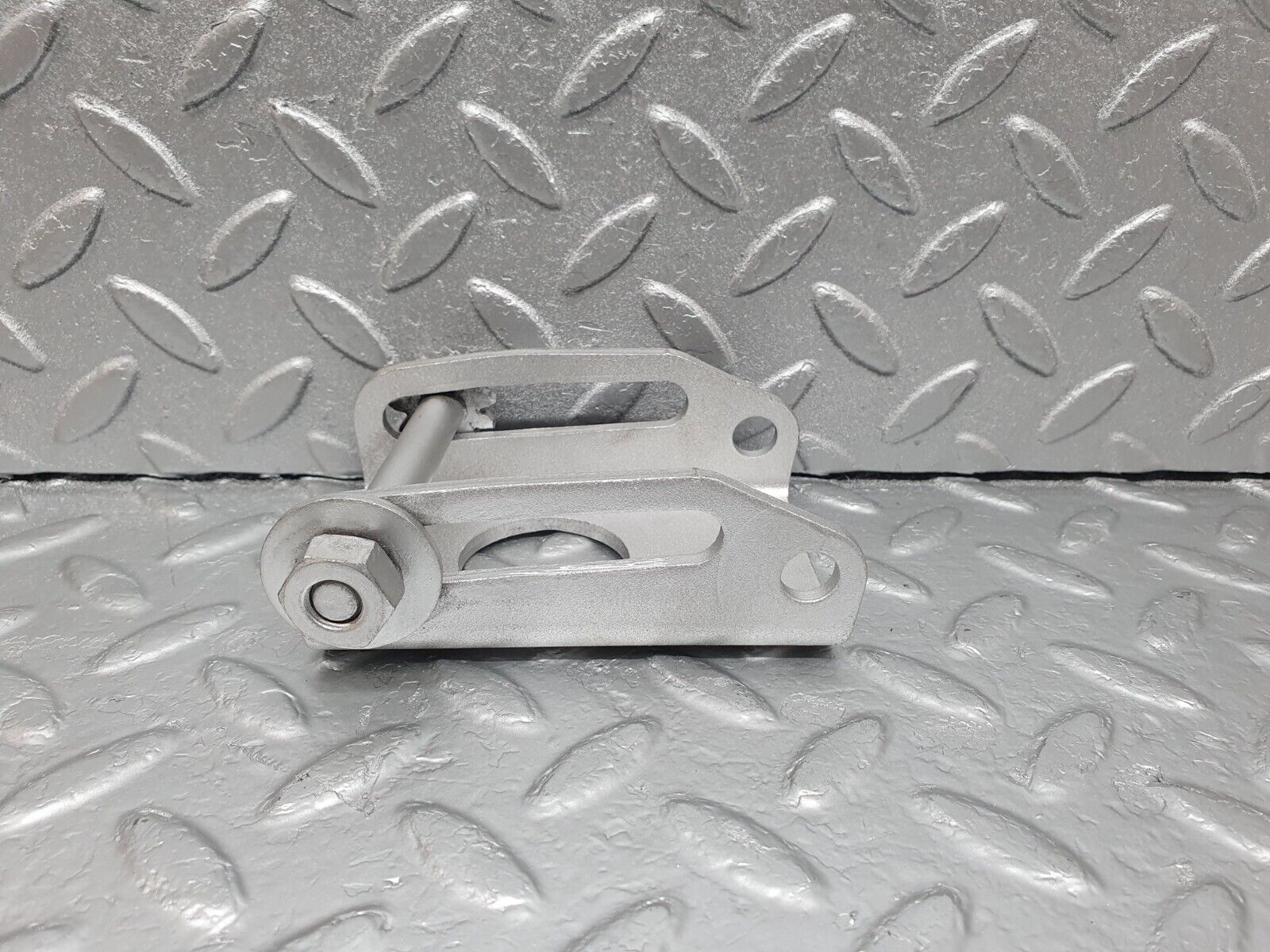 43102 Mercedes-Benz S123 200T Wagon Alternator Holder Bracket