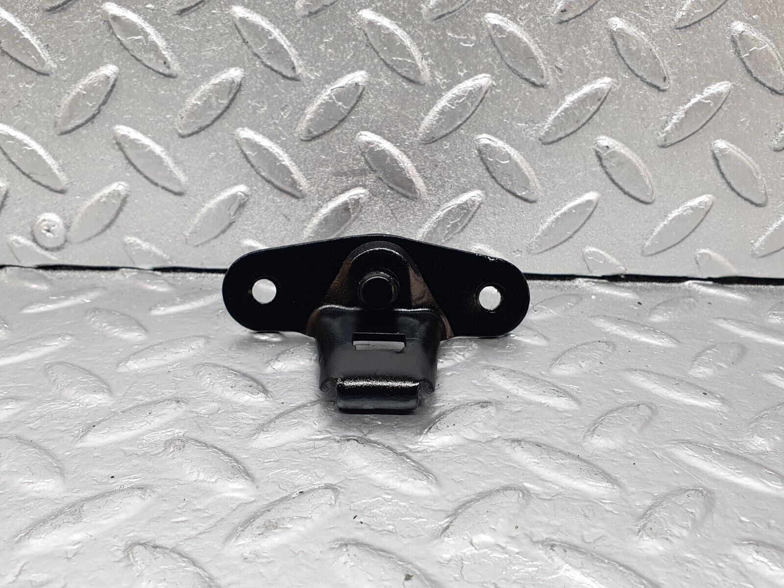 43576 Mercedes-Benz C126 380SEC Coupe Trunk Lock Latch