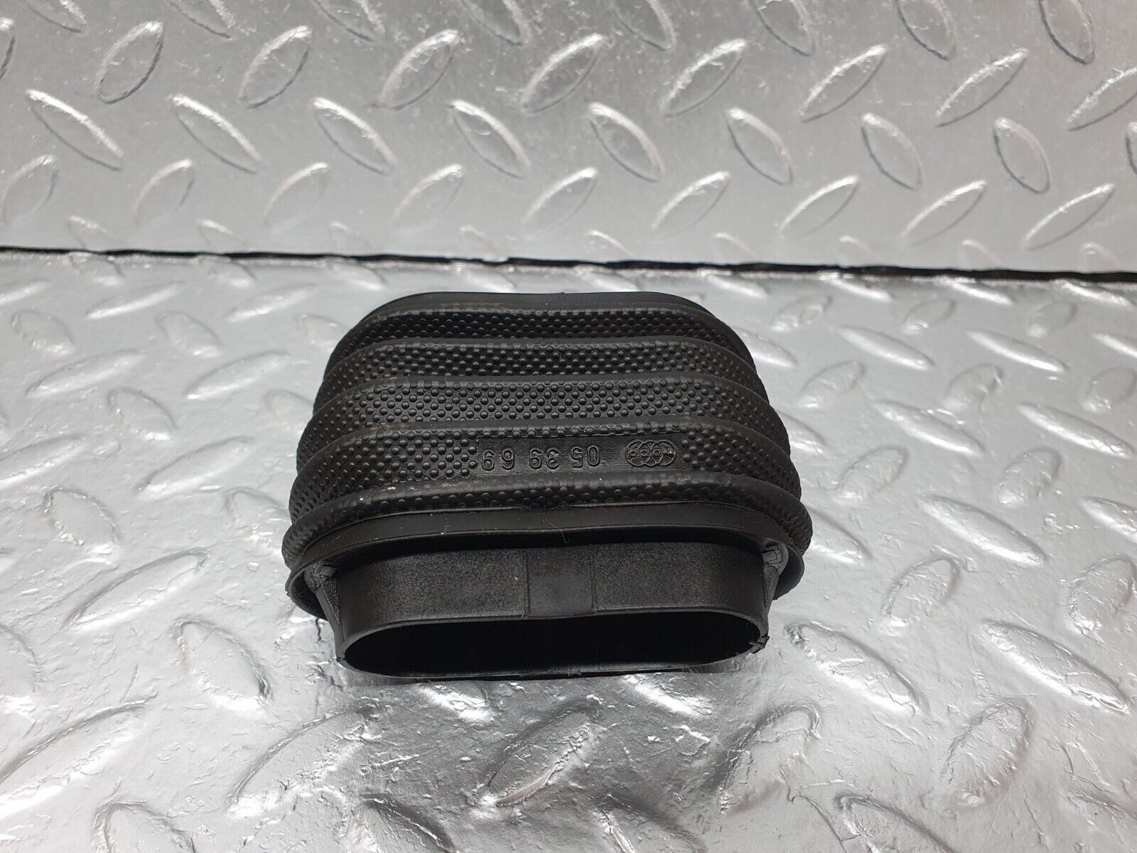 41844 Mercedes-Benz W202 C200 Rear Door Wire Protector Rubber 1408210597