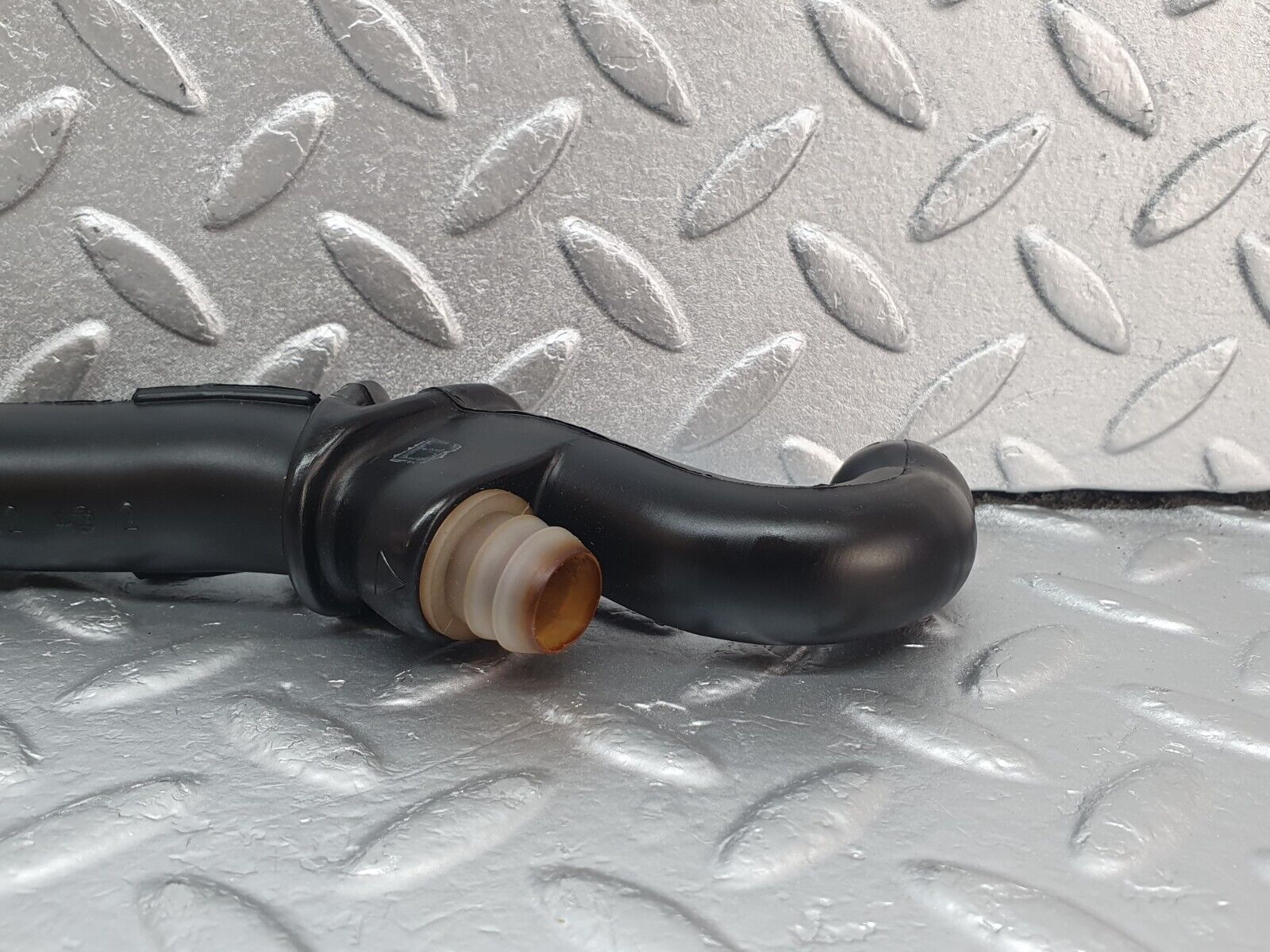 43667 Mercedes-Benz C126 380SEC Coupe Air Intake Hose Pipe 1160942082