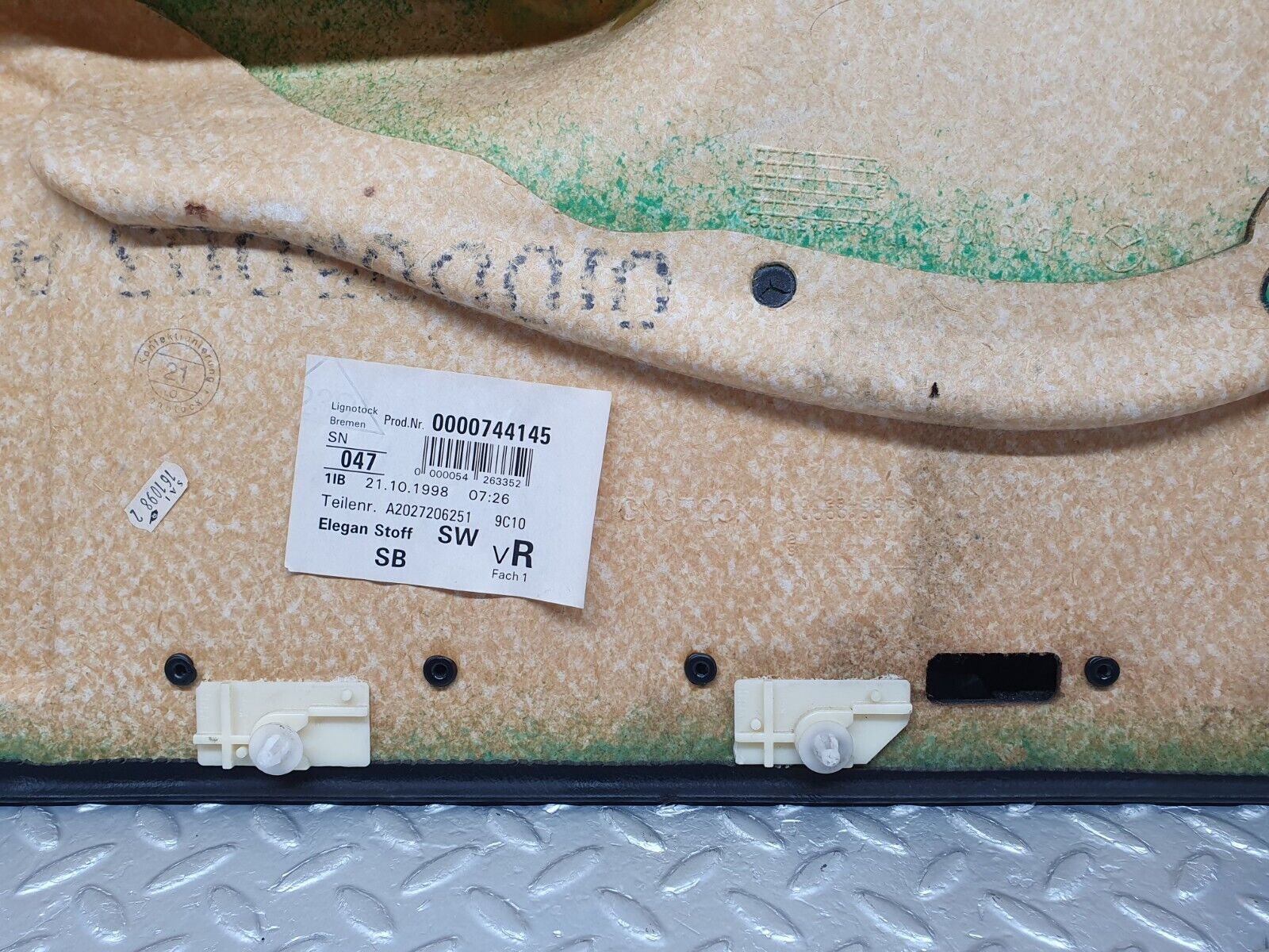 41771 Mercedes-Benz W202 C200 Front Right Door Card 2027601261