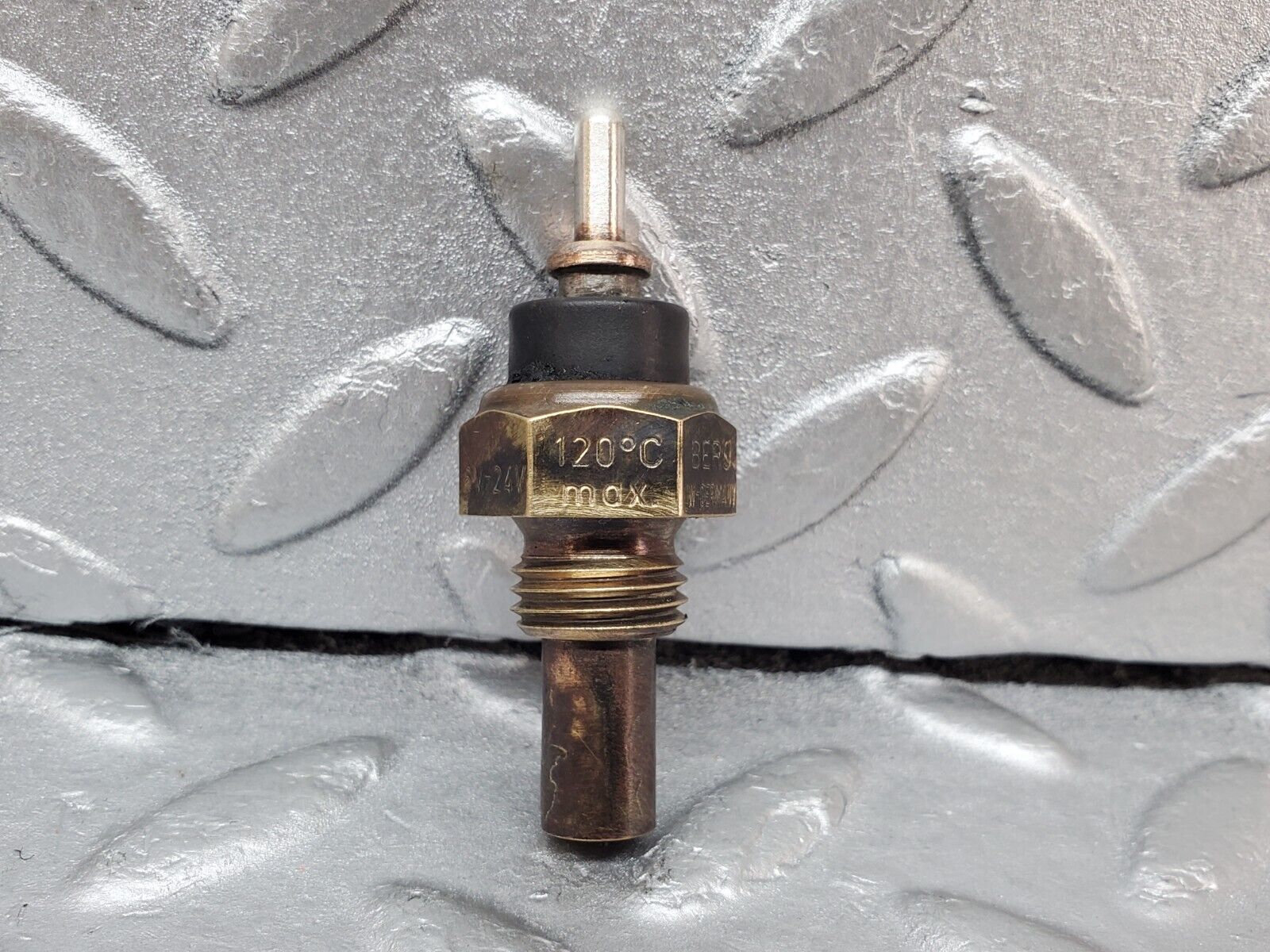 45125 Mercedes-Benz R129 300SL Coupe Coolant Temperature Sensor 0824121001 0055422617