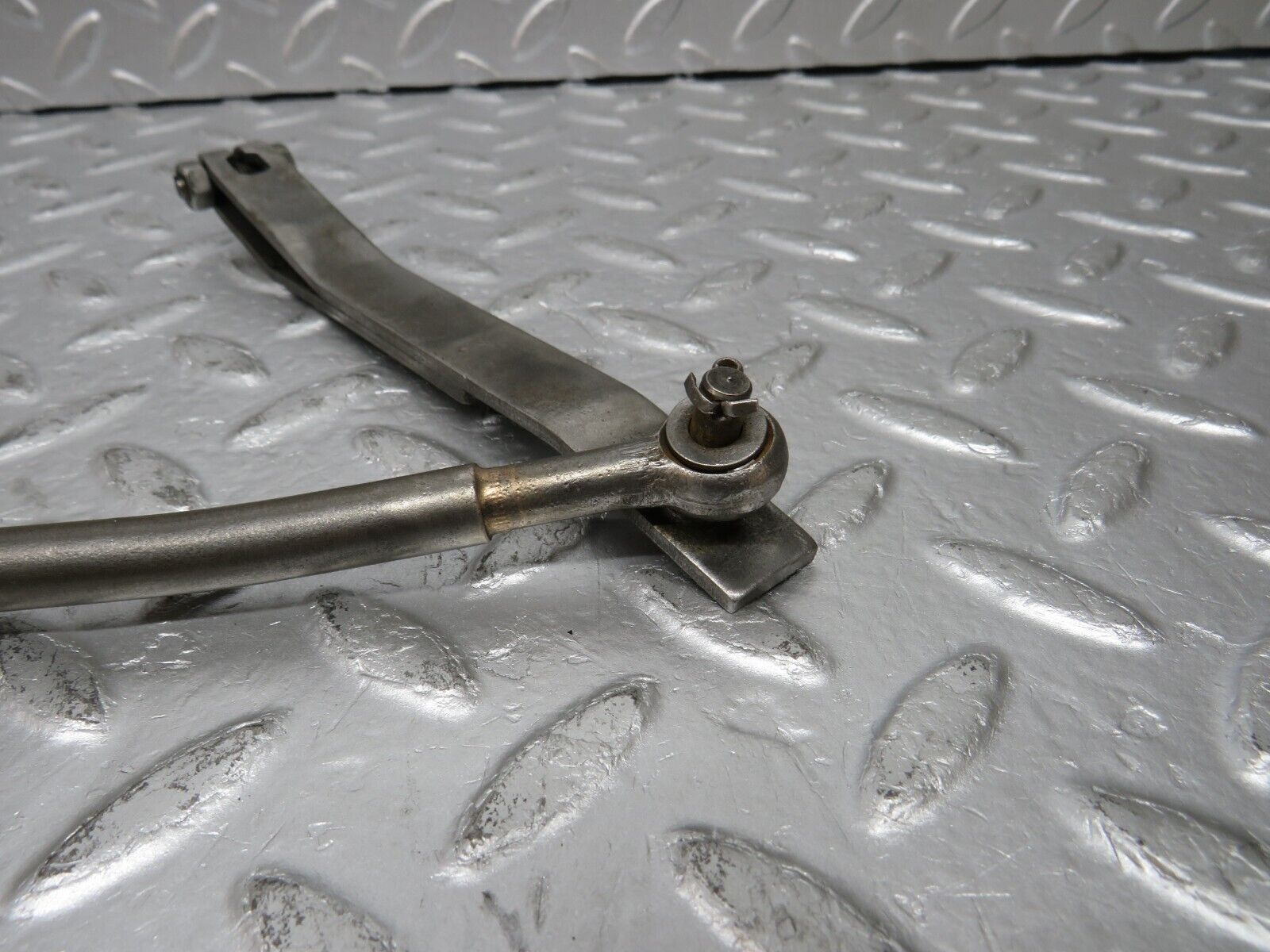 32809 Mercedes-Benz C107 R107 350 V8 Gearbox Linkage