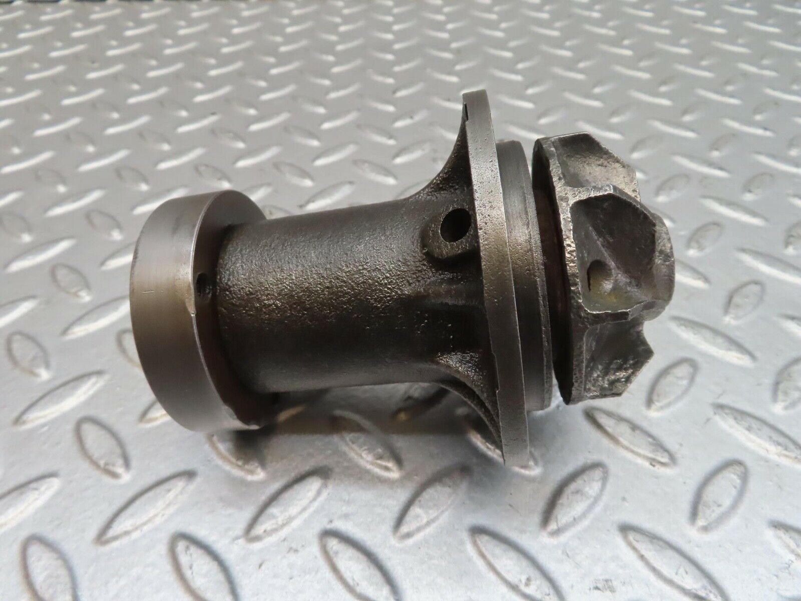 13777 Mercedes-Benz R107 450SL Water Pump 1152010010