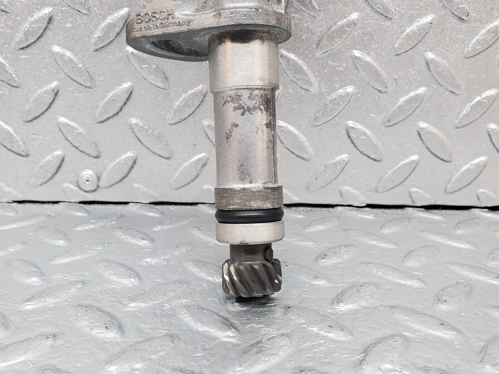 44302 Mercedes-Benz W123 280E Ignition Distributor Bosch 0237306045 0031580901