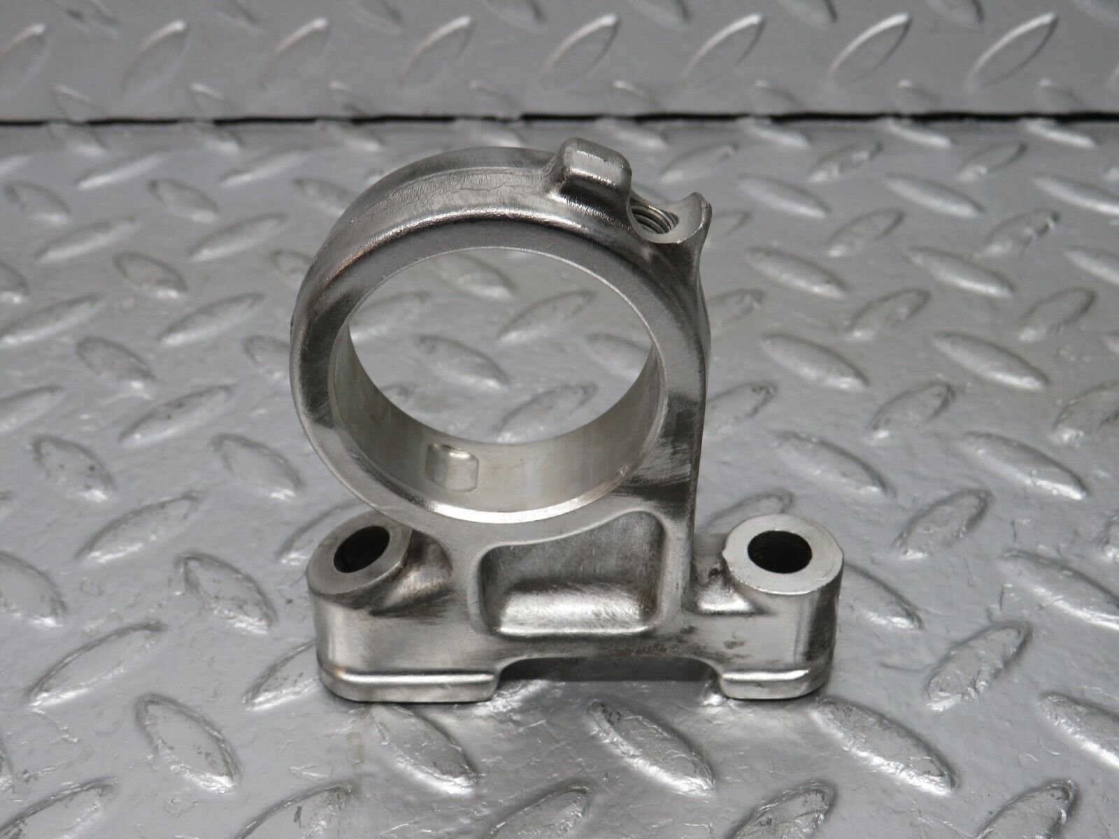 32998 Mercedes-Benz C107 R107 350 V8 Camshaft Tower Bearing 1160512112