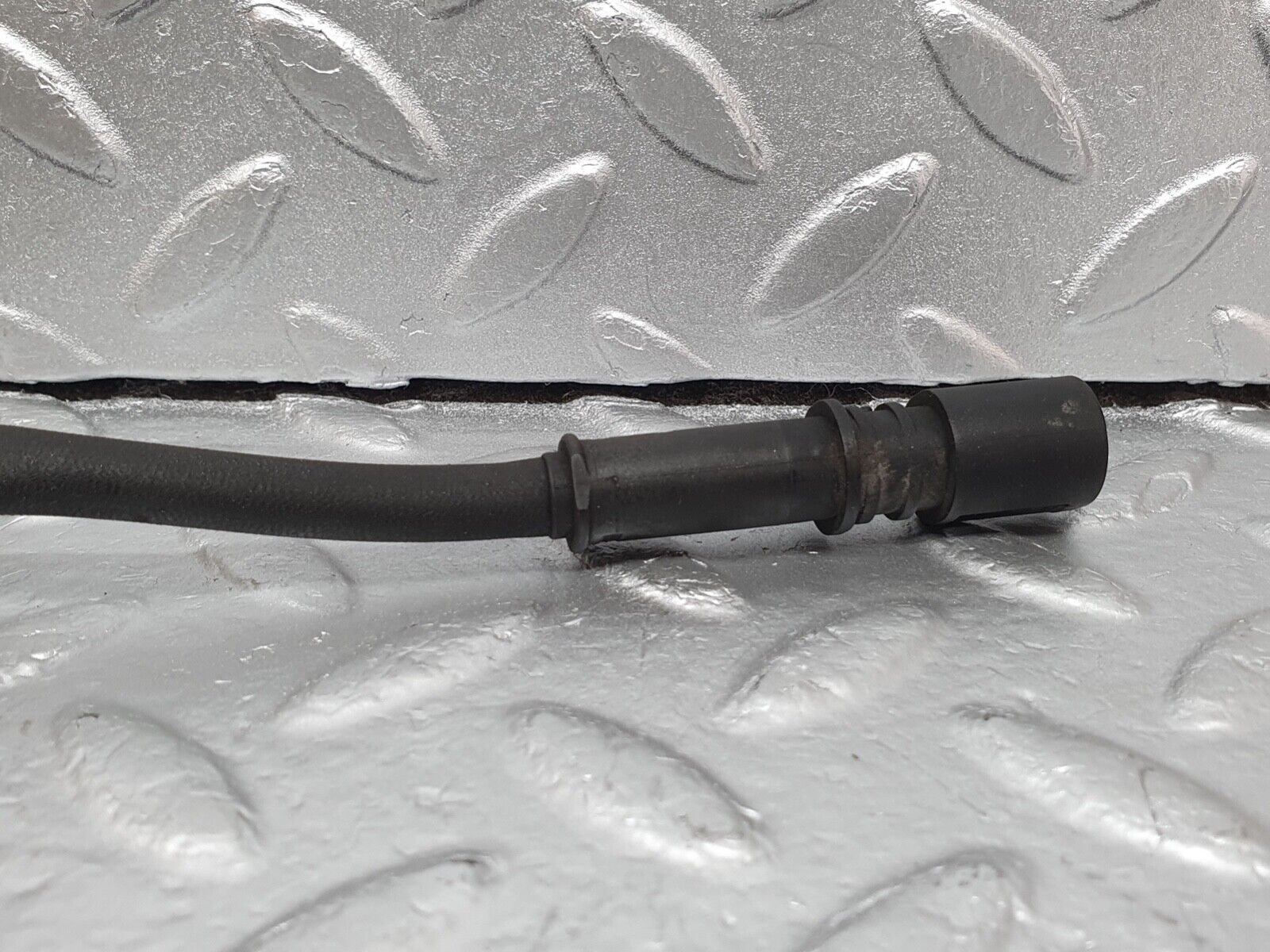 42018 Mercedes-Benz W202 C200 Bonnet Lock Latch 2028206210 2105402781