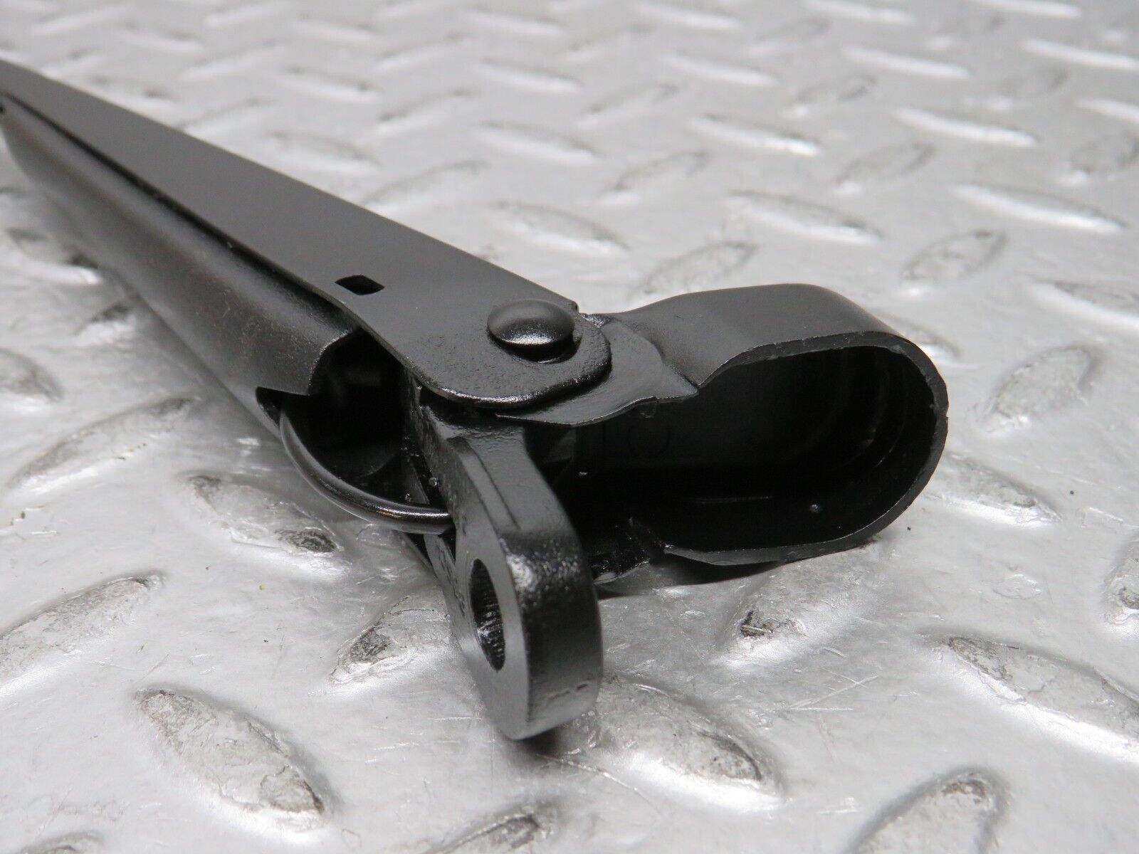 28768 Mercedes-Benz W123 230E Wiper Arm Bosch Right Side 3399990553