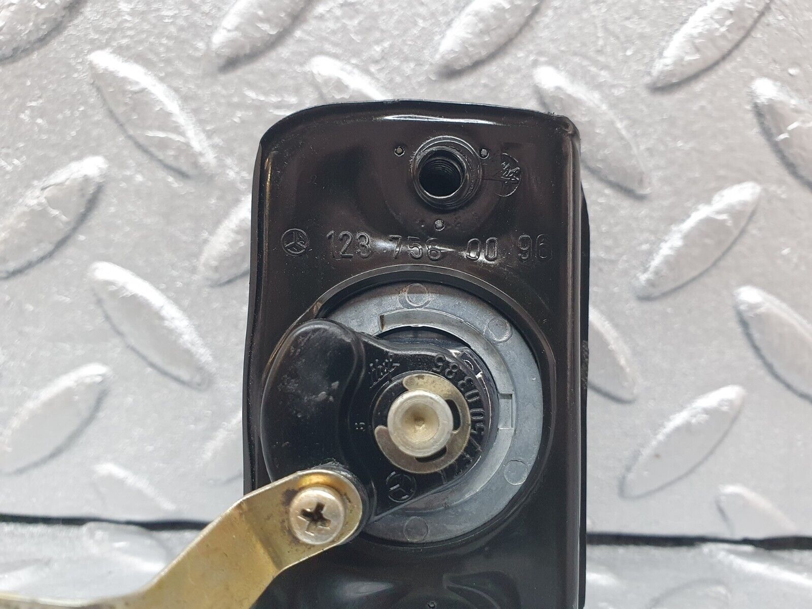 43972 Mercedes-Benz C123 230CE Coupe Trunk Lock No Key 1237580096