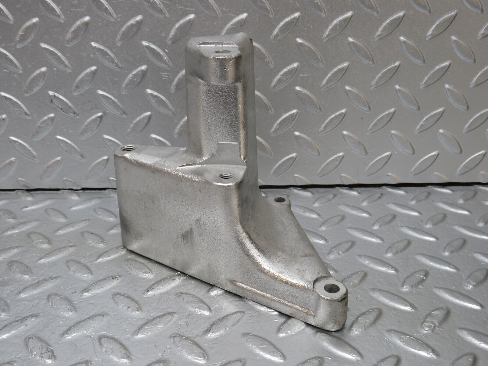 33028 Mercedes-Benz C107 R107 350 V8 Alternator Generator Bracket 1161550735