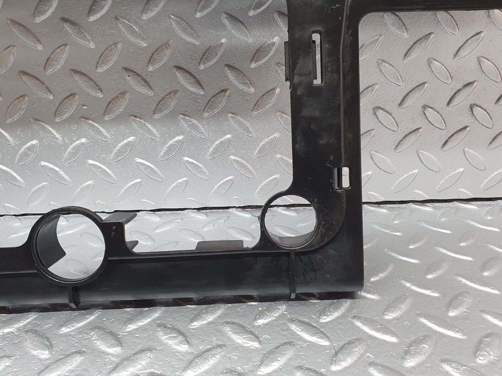 41754 Mercedes-Benz W202 C200 Rear Deck Bracket 2025457740