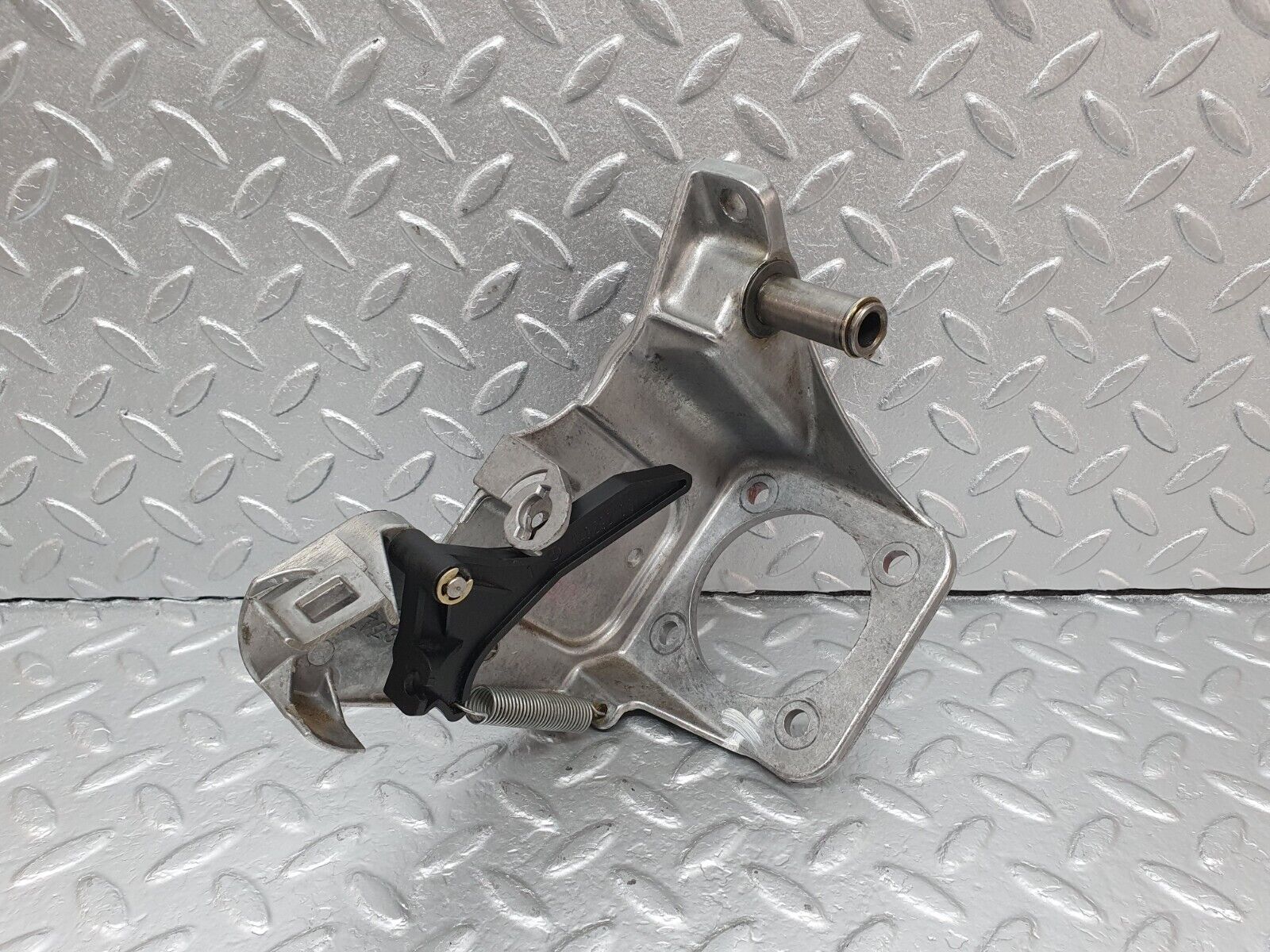 42200 Mercedes-Benz R129 320SL Coupe Brake Pedal Bracket 1242901019 1402921031