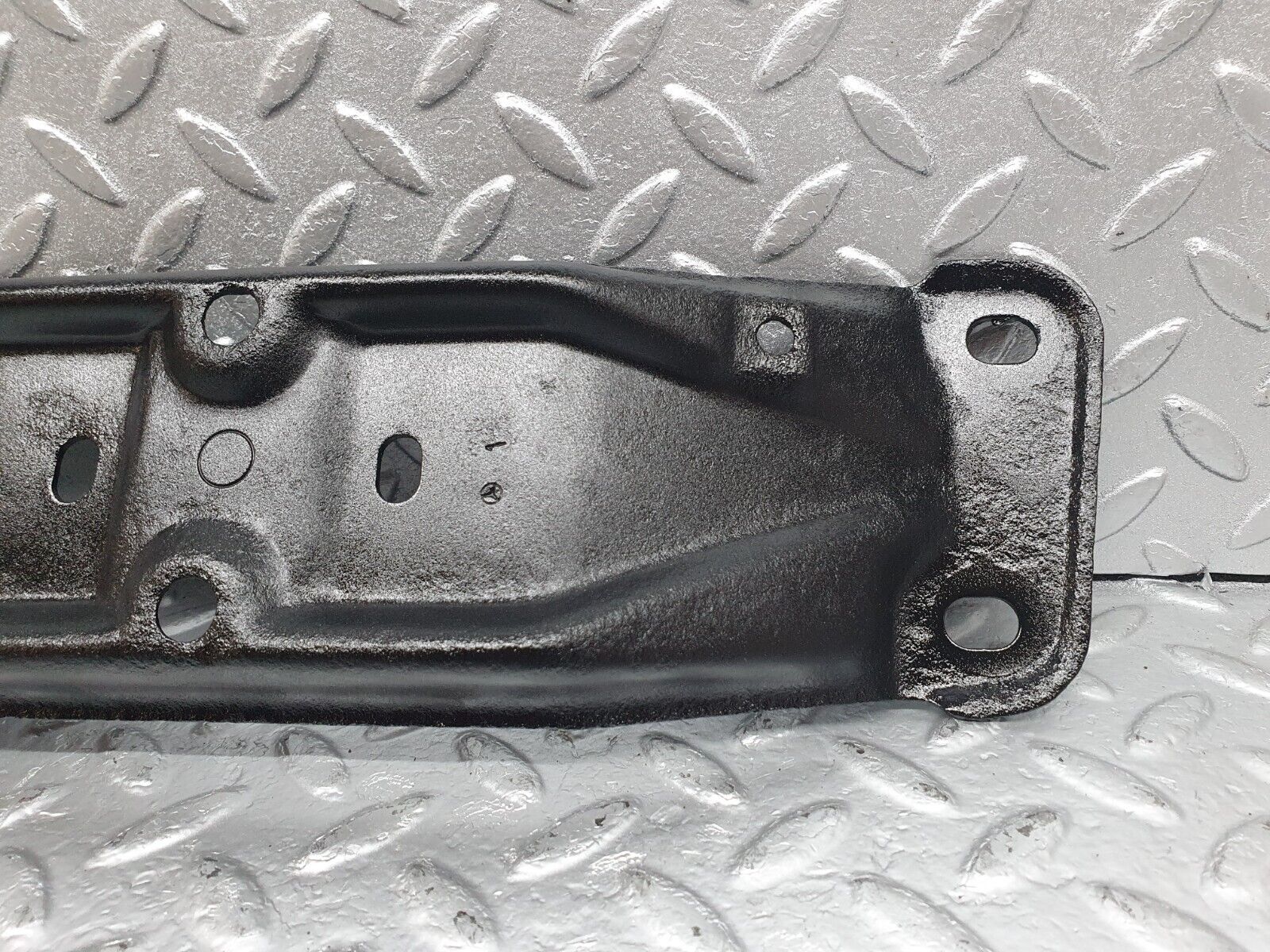 43512 Mercedes-Benz C126 380SEC Coupe Gearbox Mount Bracket