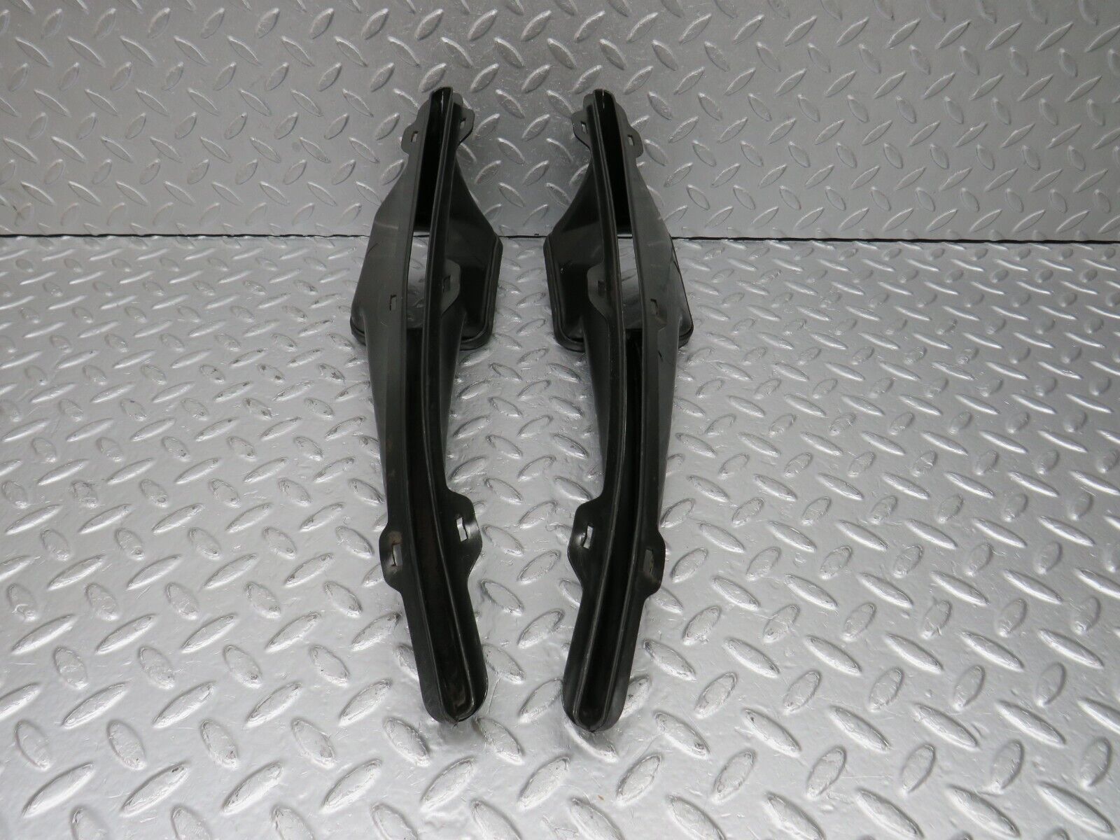 39879 Mercedes-Benz R107 350SL Dashboard Air Vent Duct Pair