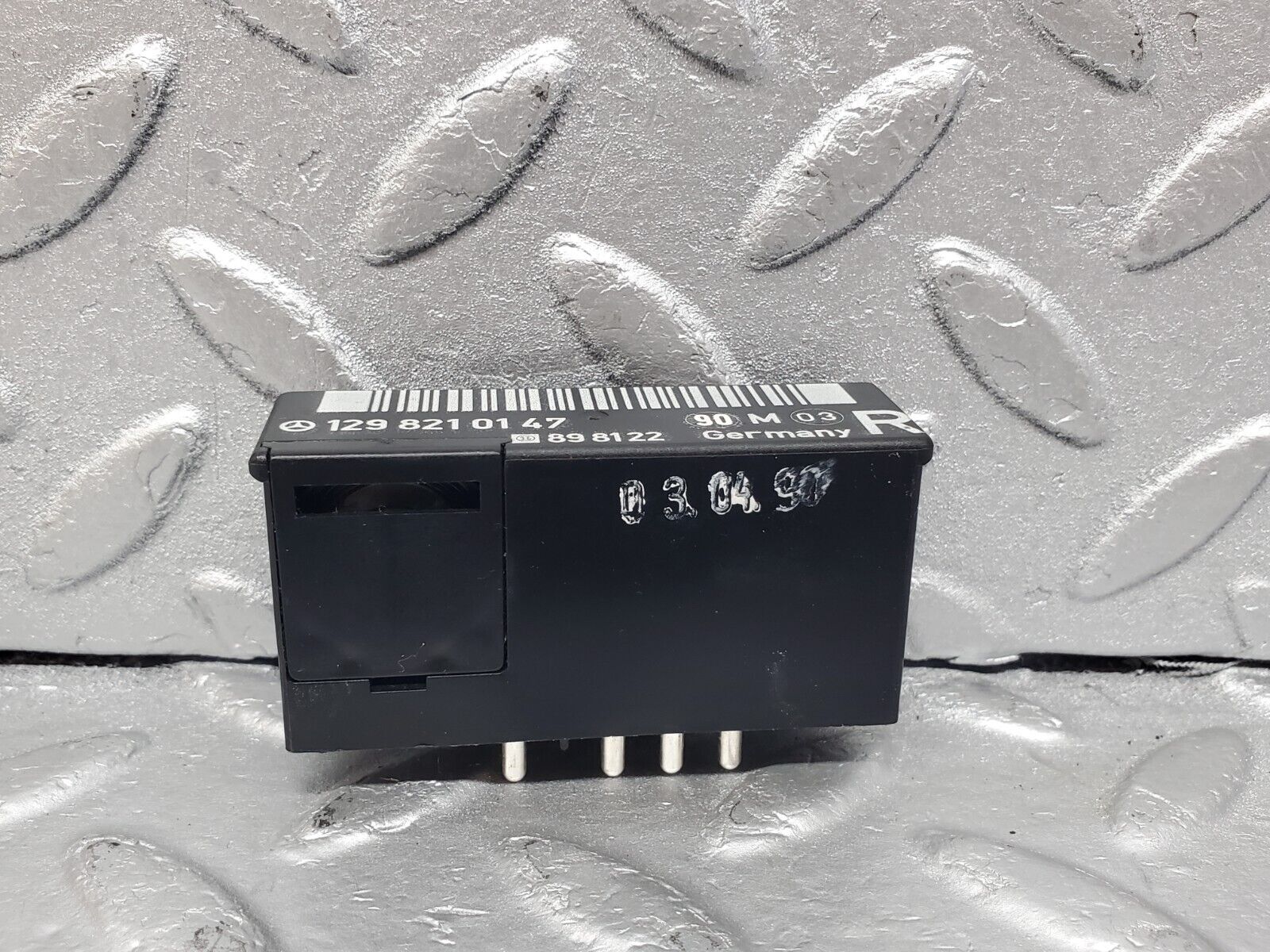 44899 Mercedes-Benz R129 300SL Coupe Right Seat Locking Relay 1298210147