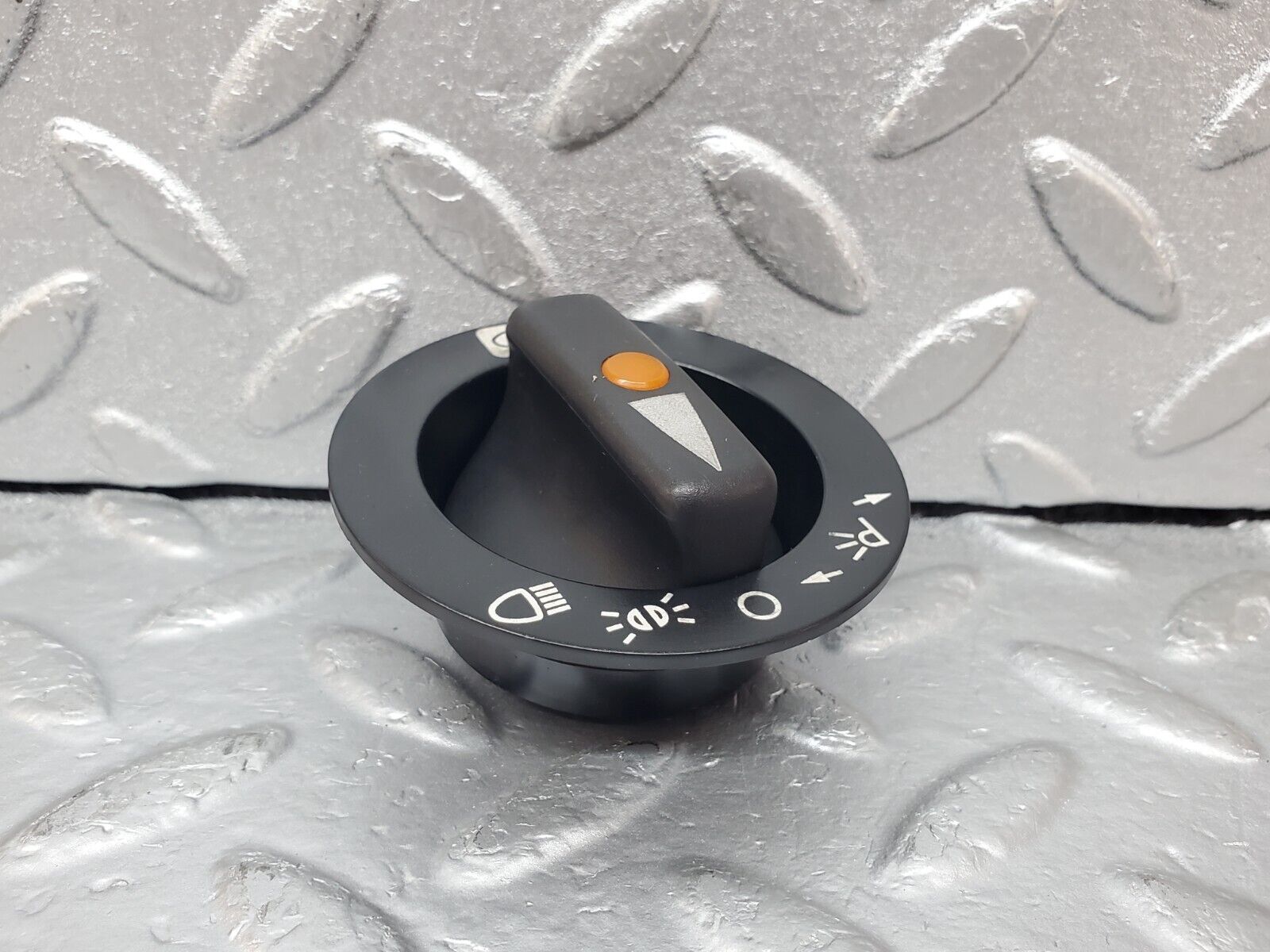 44526 Mercedes-Benz W123 280E Headlight Switch Knob 1075450530