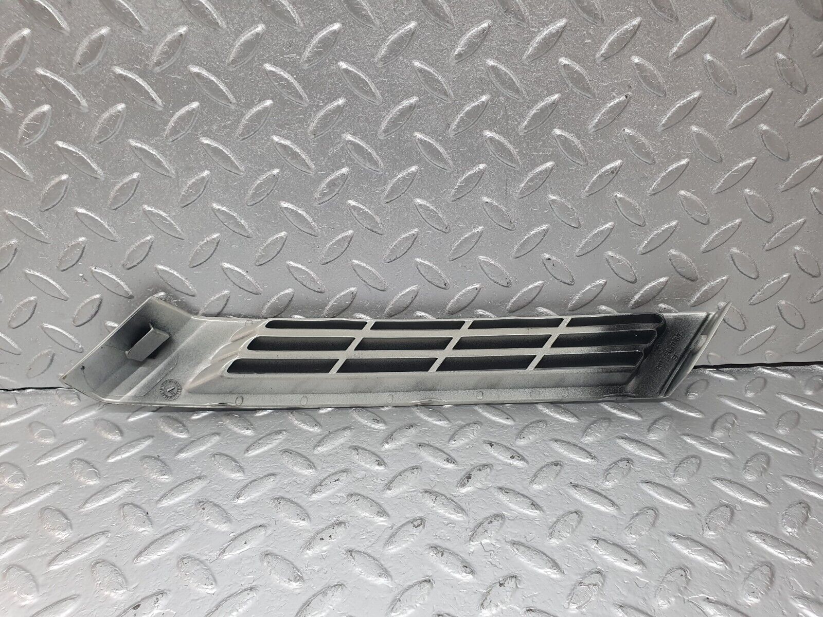 42740 Mercedes-Benz W201 190 2.0L C Pillar Exterior Cover Left Side 2016980189