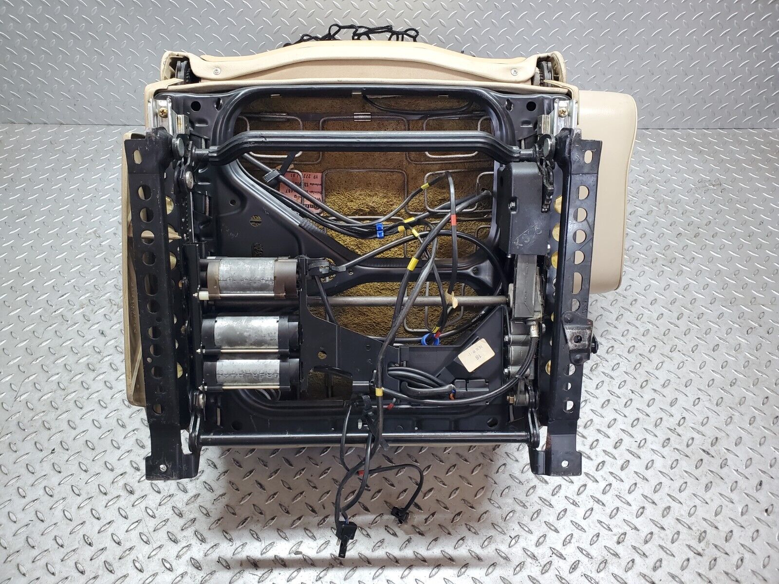 45869 Mercedes-Benz W126 420SE Front Left Electric Seat Leather Beige 1269102650