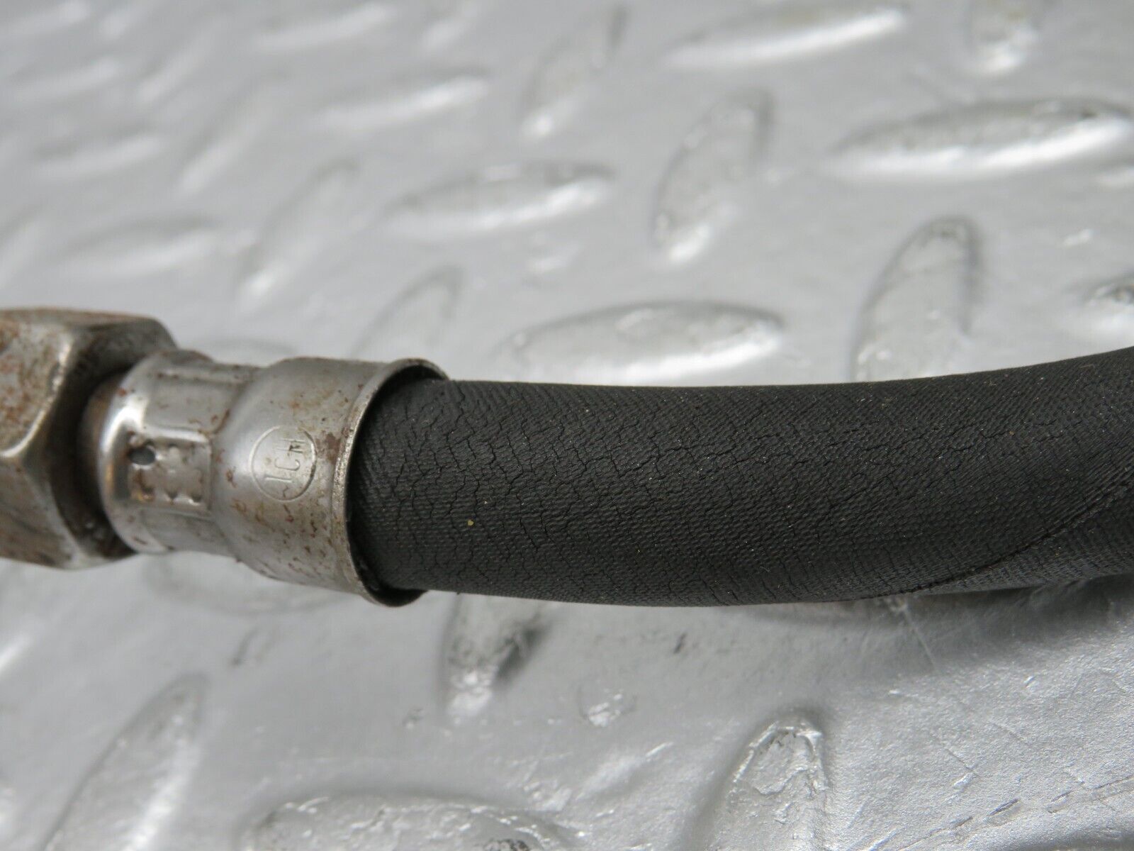 39325 Mercedes-Benz R107 500SL Gearbox Oil Hose Pipe