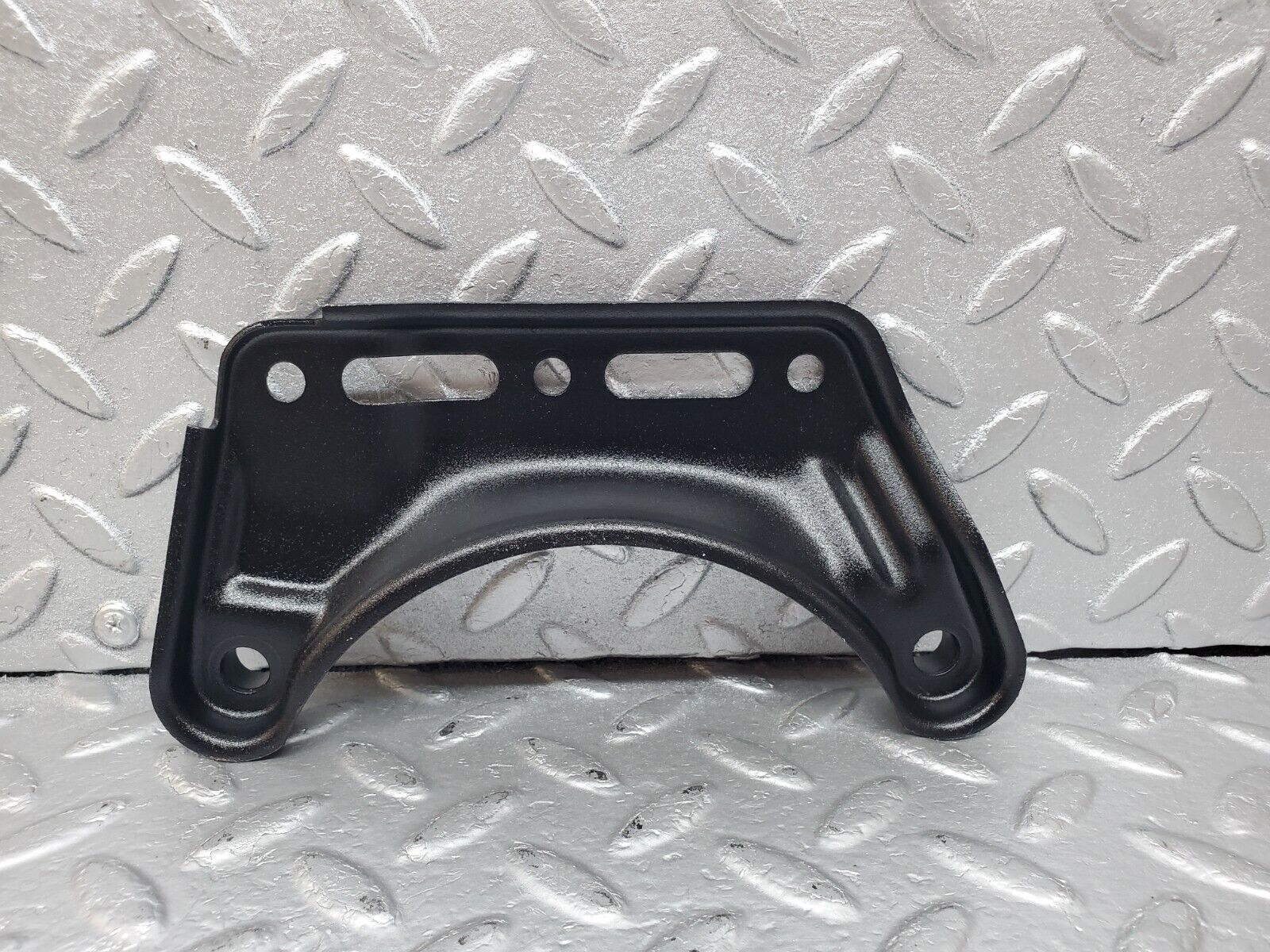 44995 Mercedes-Benz R129 300SL Coupe Air Conditioning Compressor Support Bracket