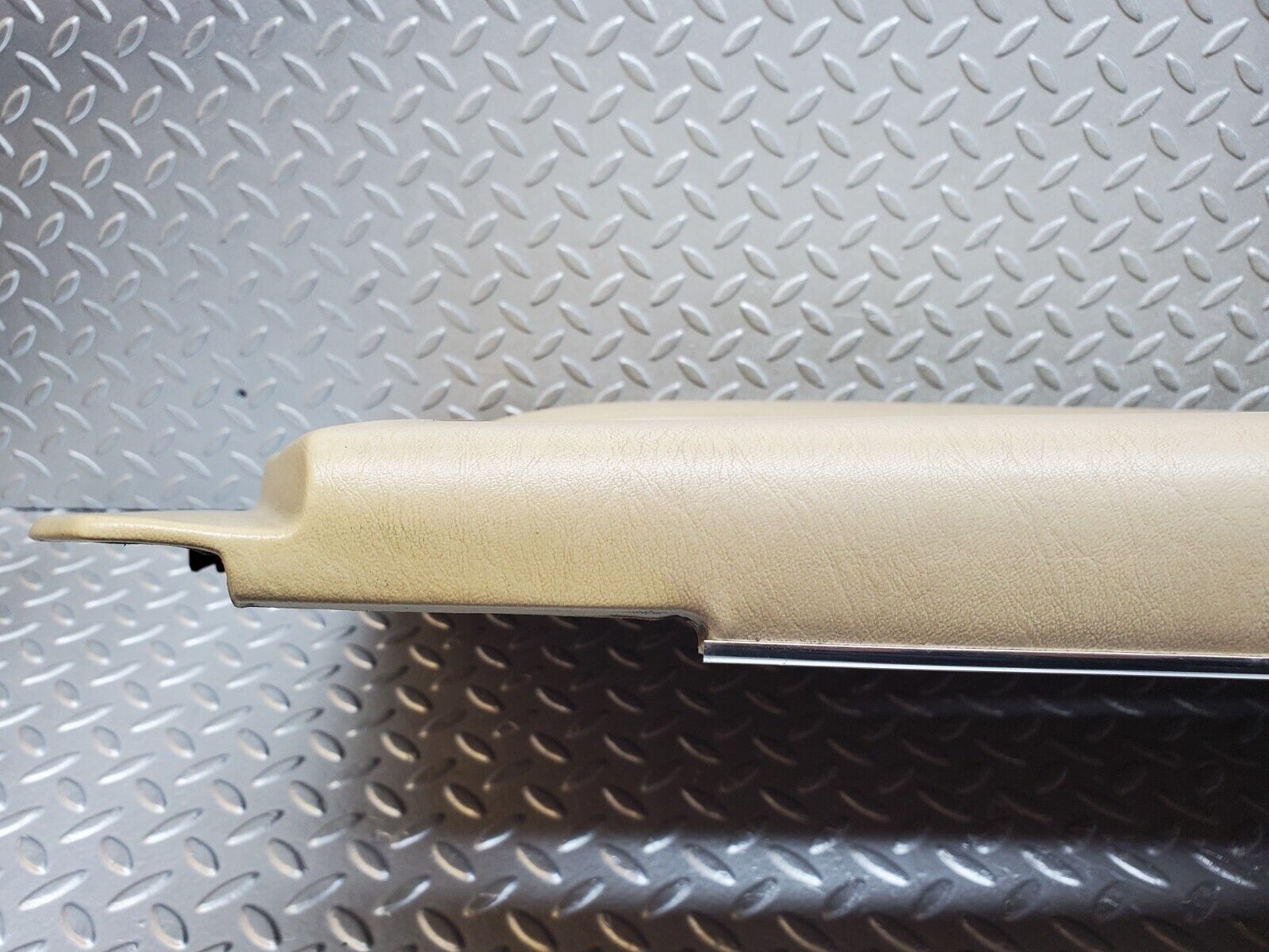 45719 Mercedes-Benz W126 420SE Front Left Door Card Beige 1267270170