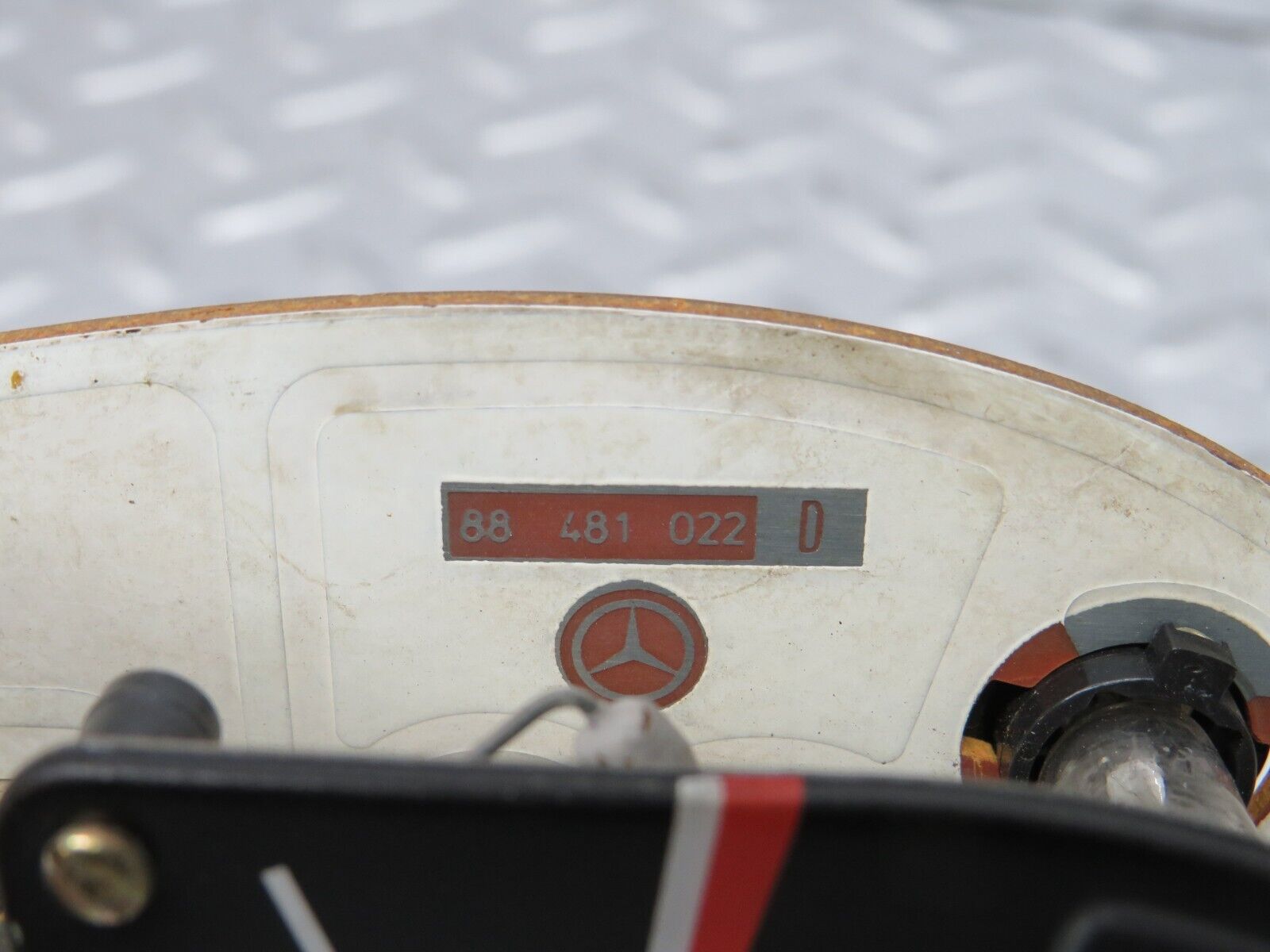 40107 Mercedes-Benz R107 350SL Cluster Fuel Temp Oil Gauge 88481022