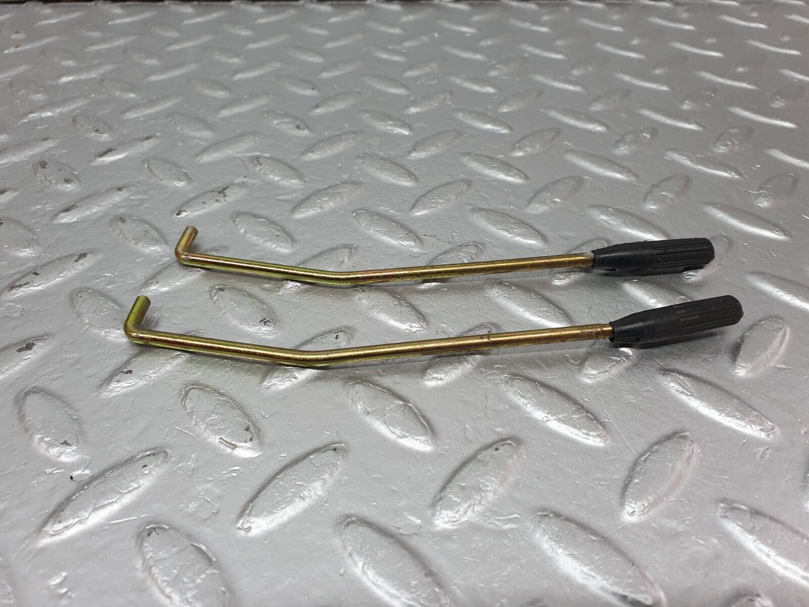 41707 Mercedes-Benz W124 200E Front Door Lock Knob Pair