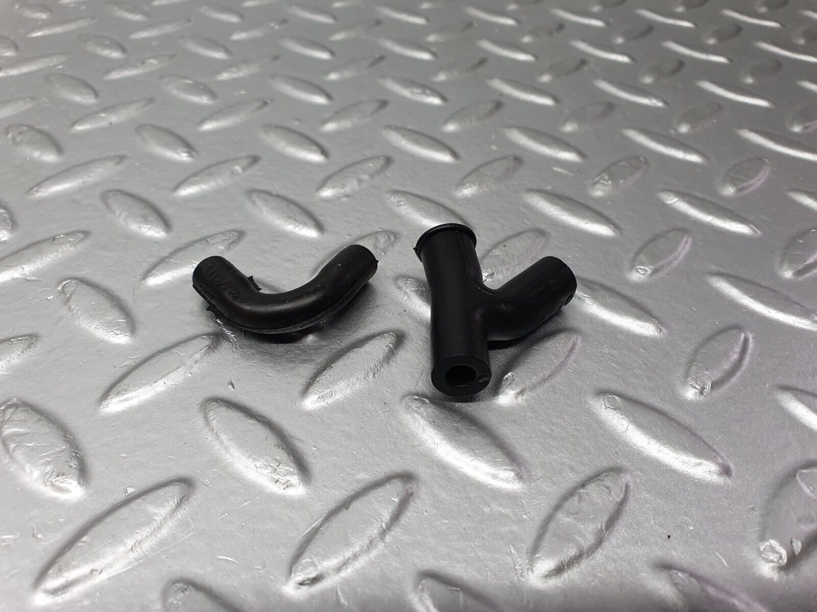 41731 Mercedes-Benz W124 200E Vacuum Pipe Set For Carburettor 1170780145