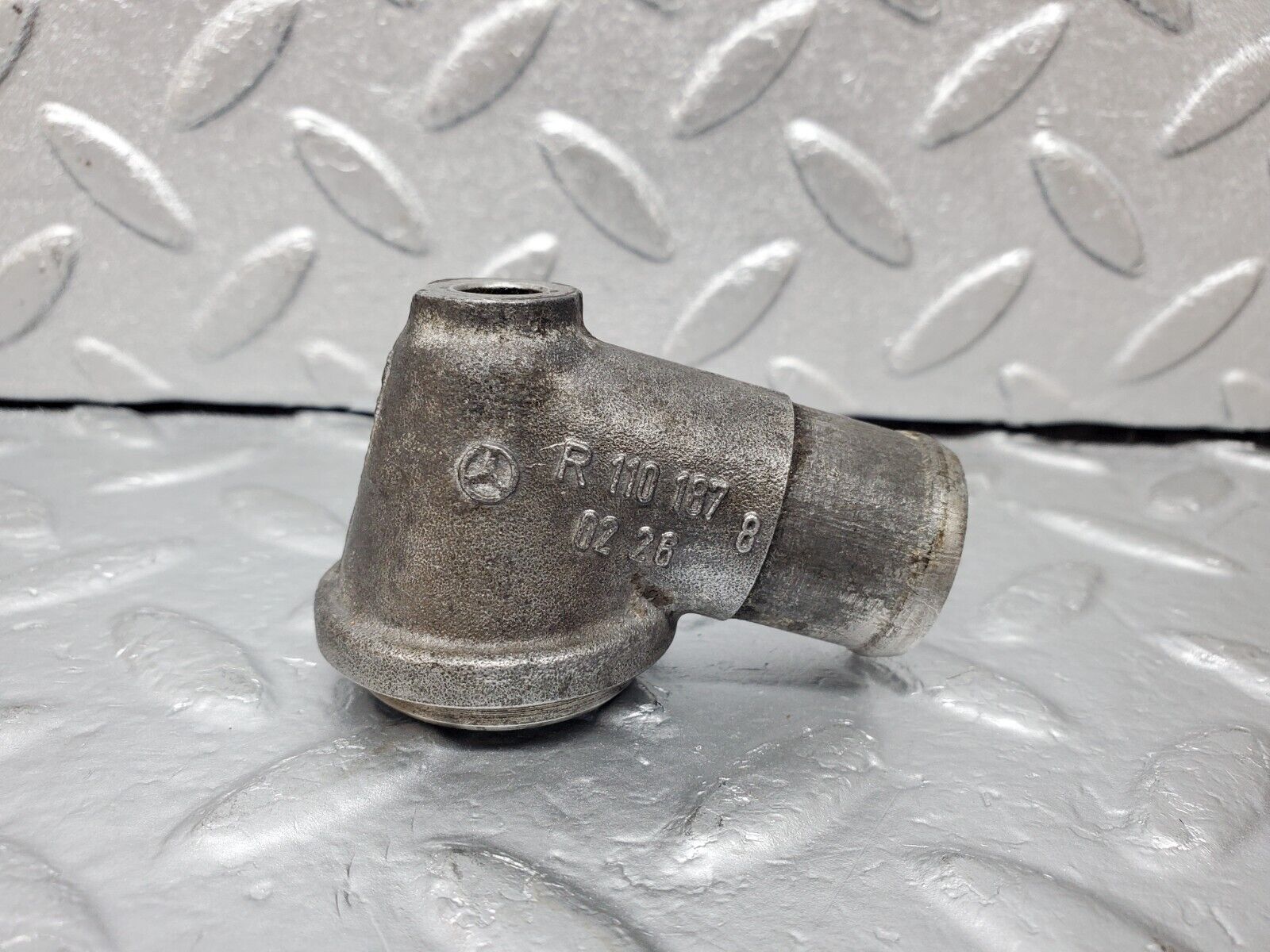 44562 Mercedes-Benz W123 280E Engine Oil Return Pipe 1101870226