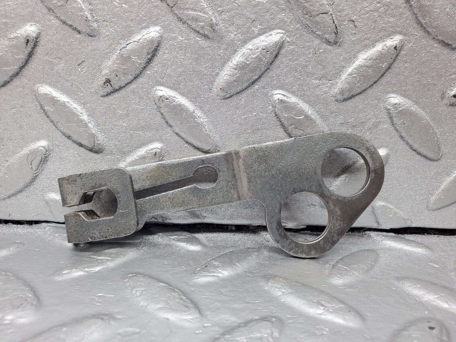 45486 Mercedes-Benz W124 260E Automatic Gearbox Linkage Bracket