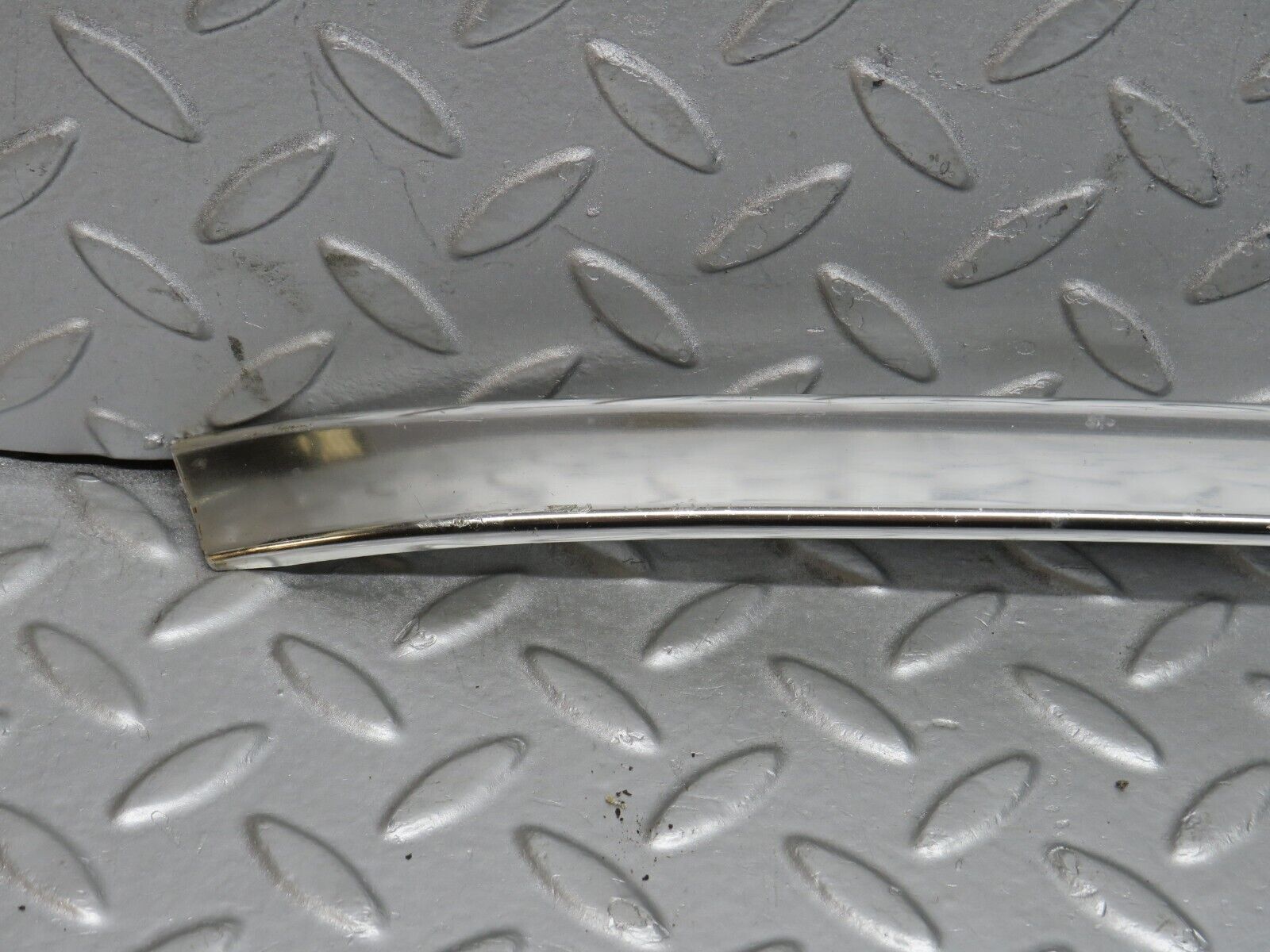 39854 Mercedes-Benz R107 350SL Hardtop Roof Chrome Left Side