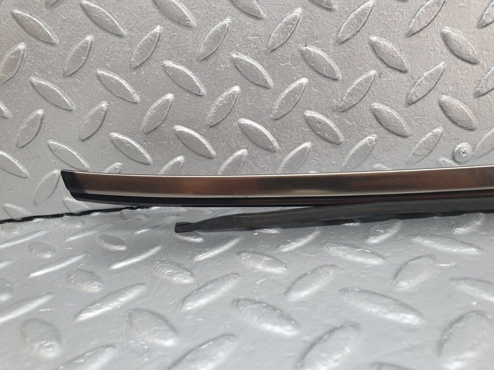 42450 Mercedes-Benz R129 320SL Coupe A Pillar Chrome Trim Cover Left