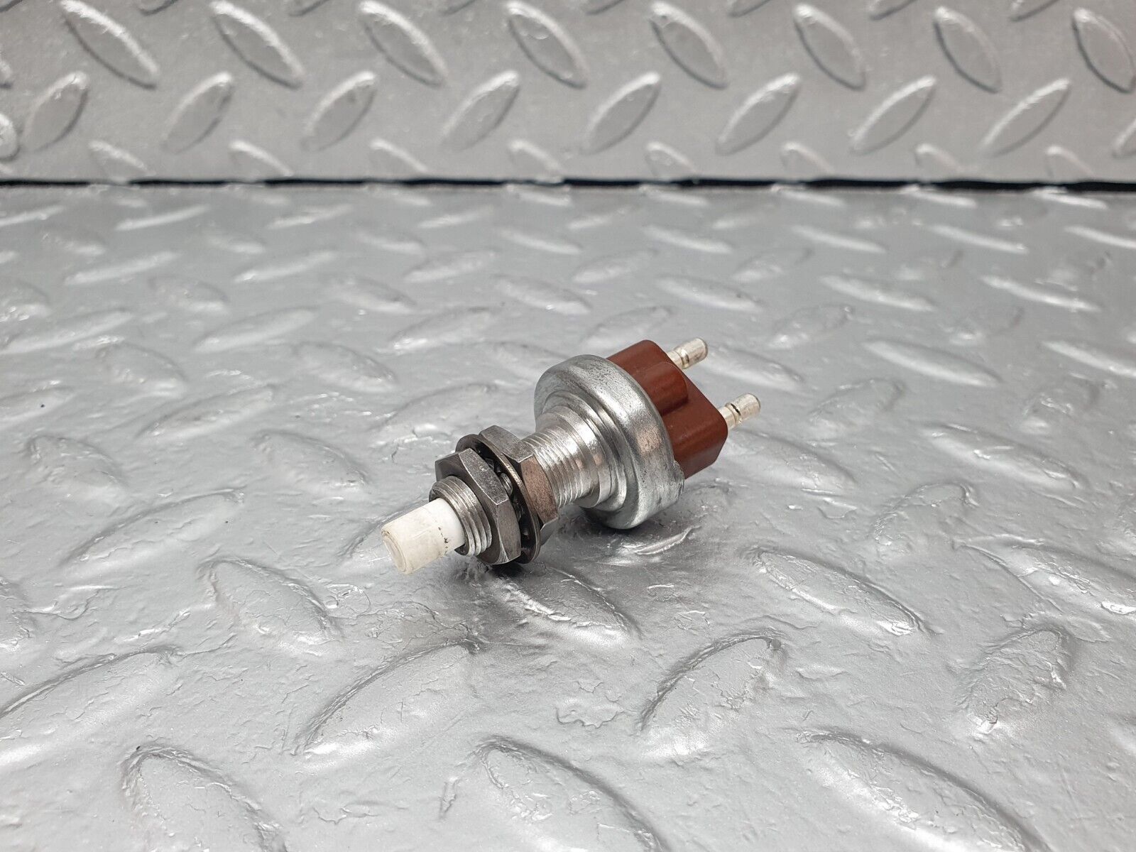 43544 Mercedes-Benz C126 380SEC Coupe Brake Light Switch 190130