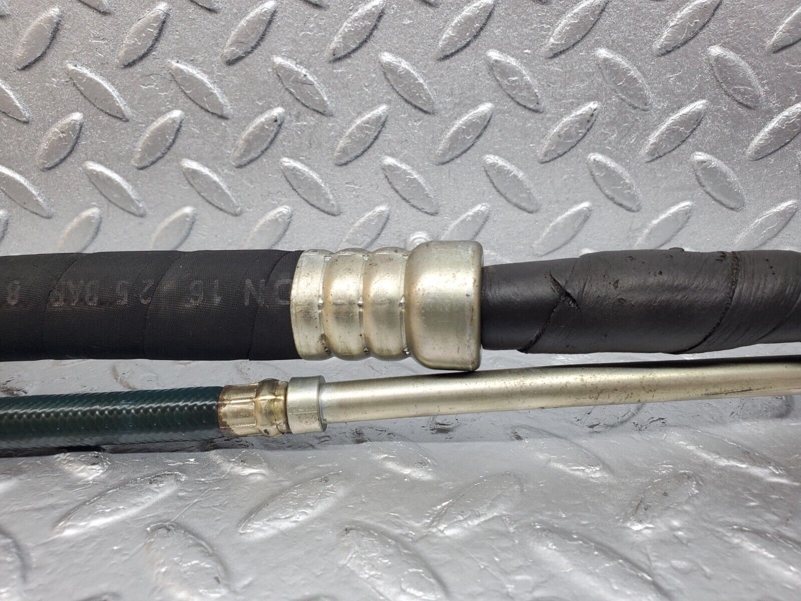 45972 Mercedes-Benz W126 420SE Air Condition Hose Pipe 1268301415 1268301515 1269970581