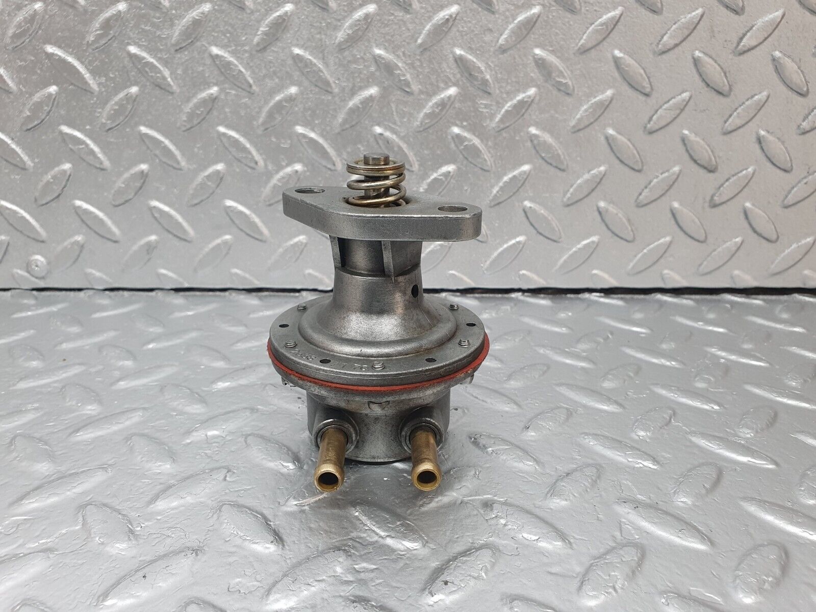 42828 Mercedes-Benz W201 190 2.0L Fuel Pump BCD Torino 263817C