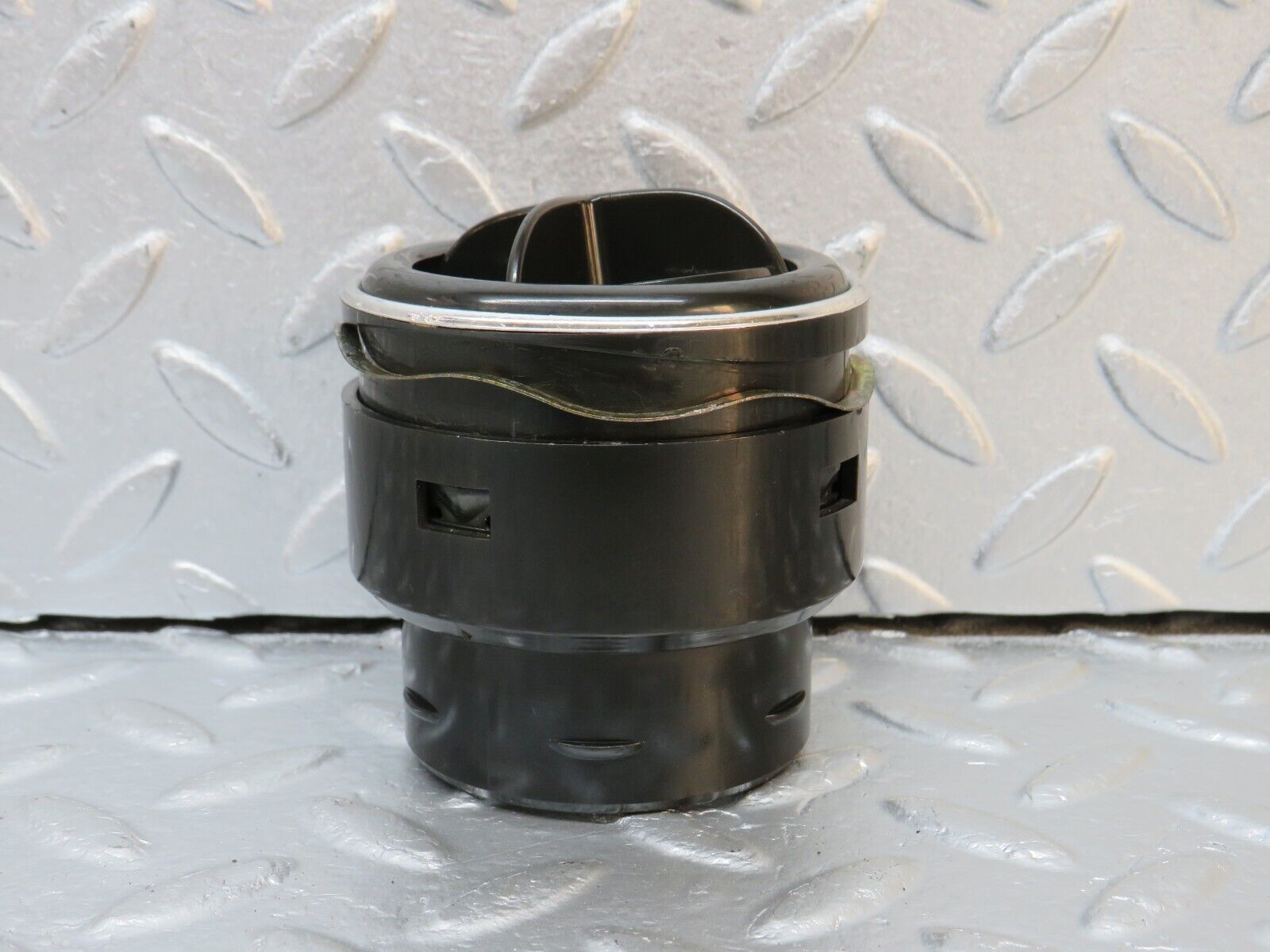 39820 Mercedes-Benz R107 350SL Dashboard Air Vent