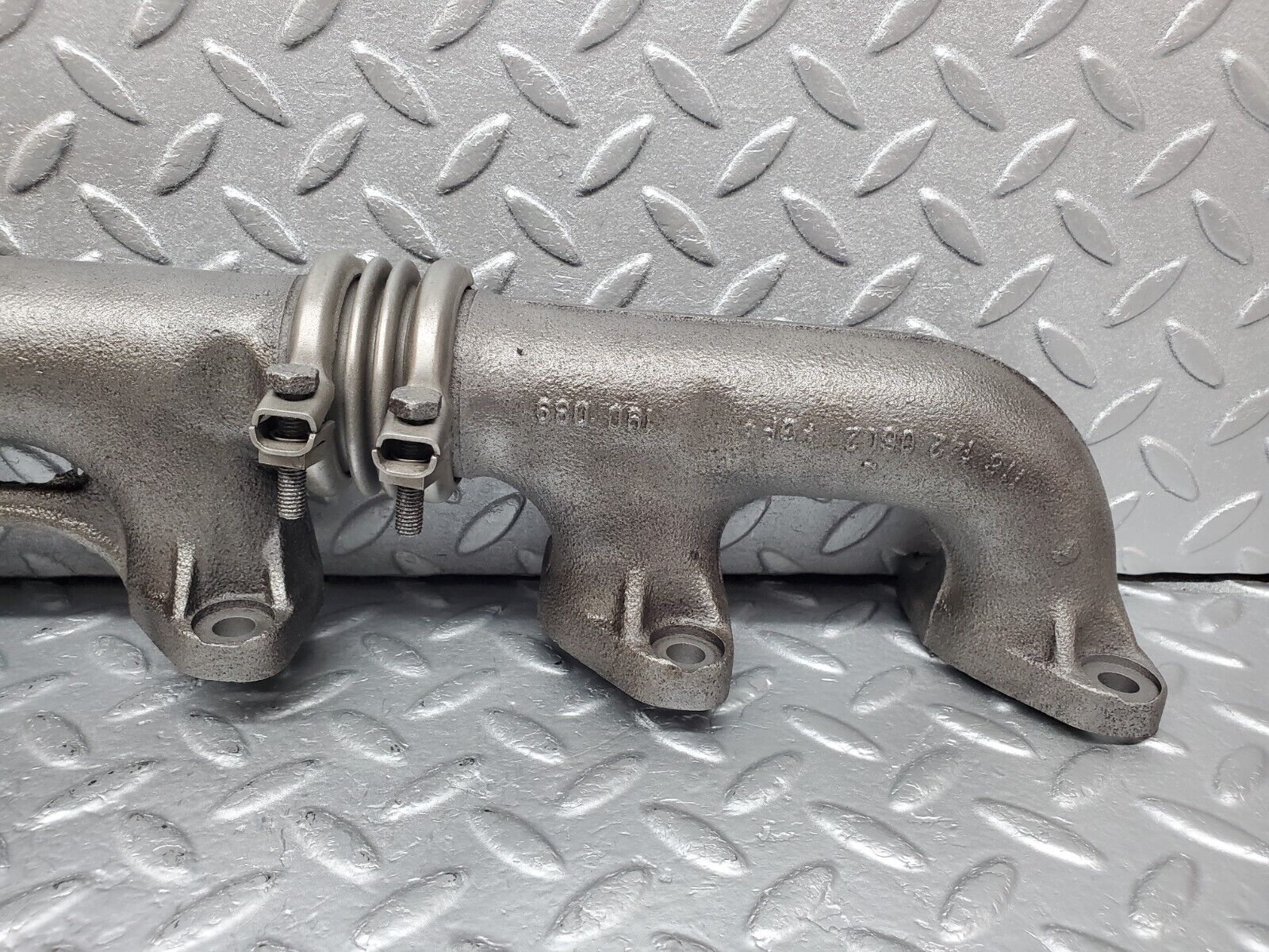 45918 Mercedes-Benz W126 420SE Exhaust Manifold Right 1161422402 1161420602