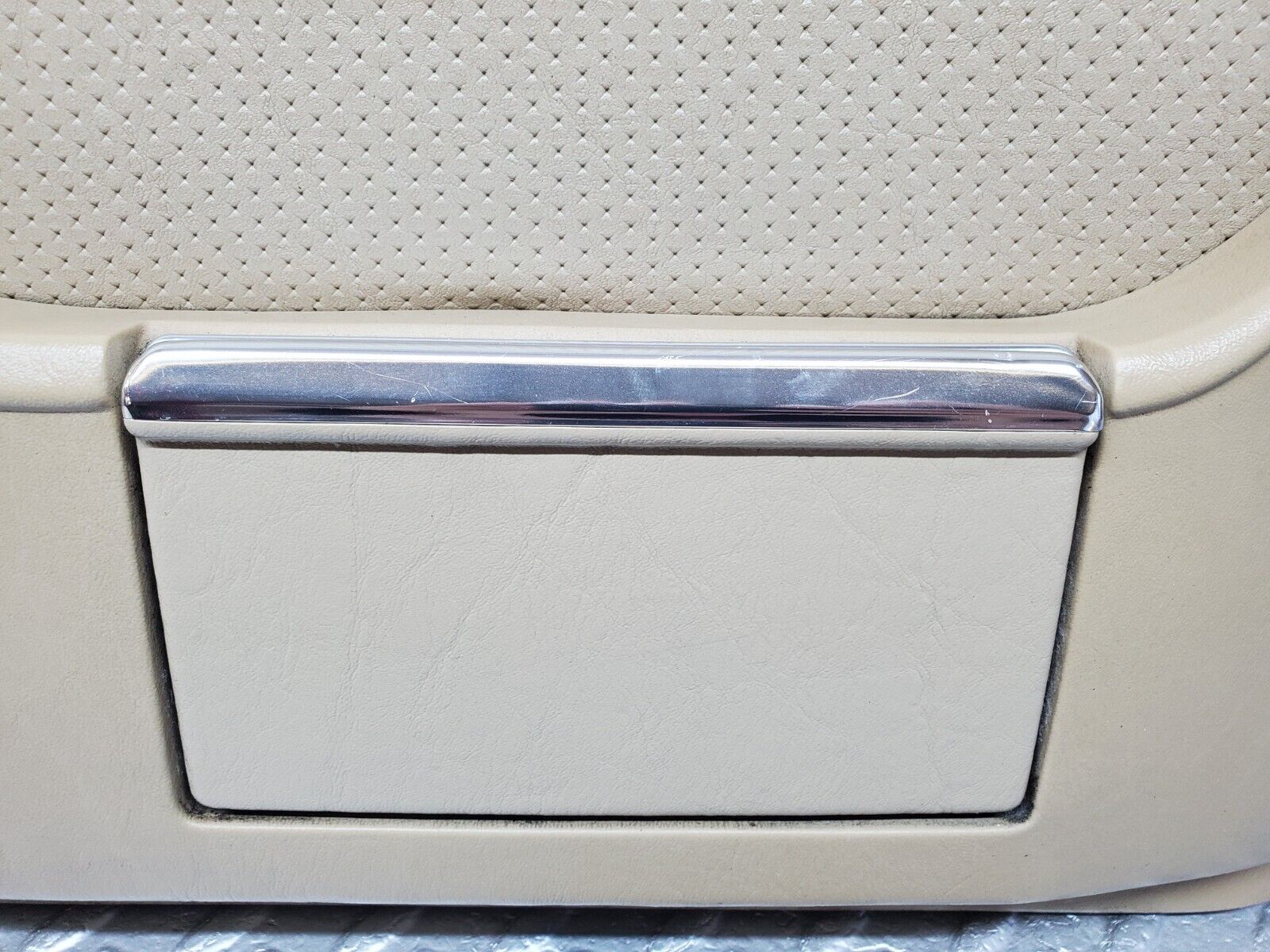 45721 Mercedes-Benz W126 420SE Rear Left Door Card Beige 1267370170