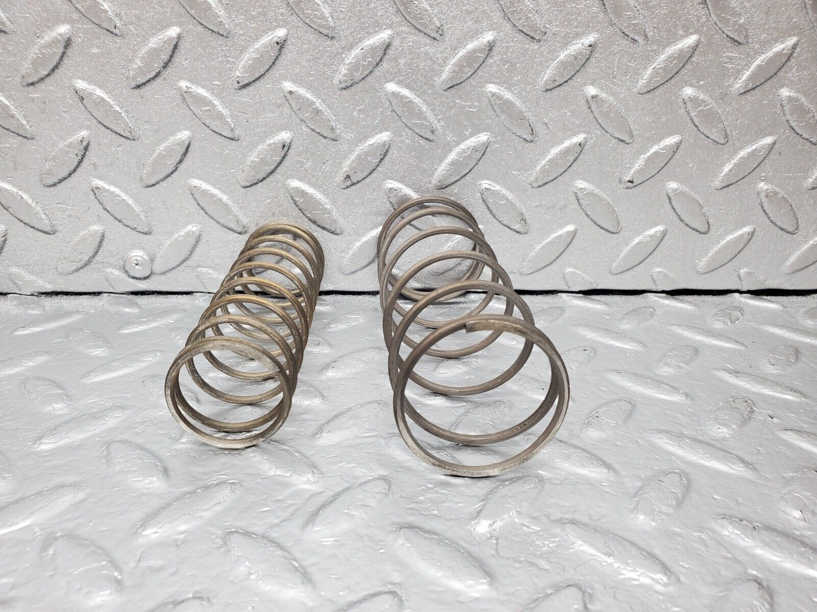 45488 Mercedes-Benz W124 260E Automatic Gearbox Piston Spring 722.409