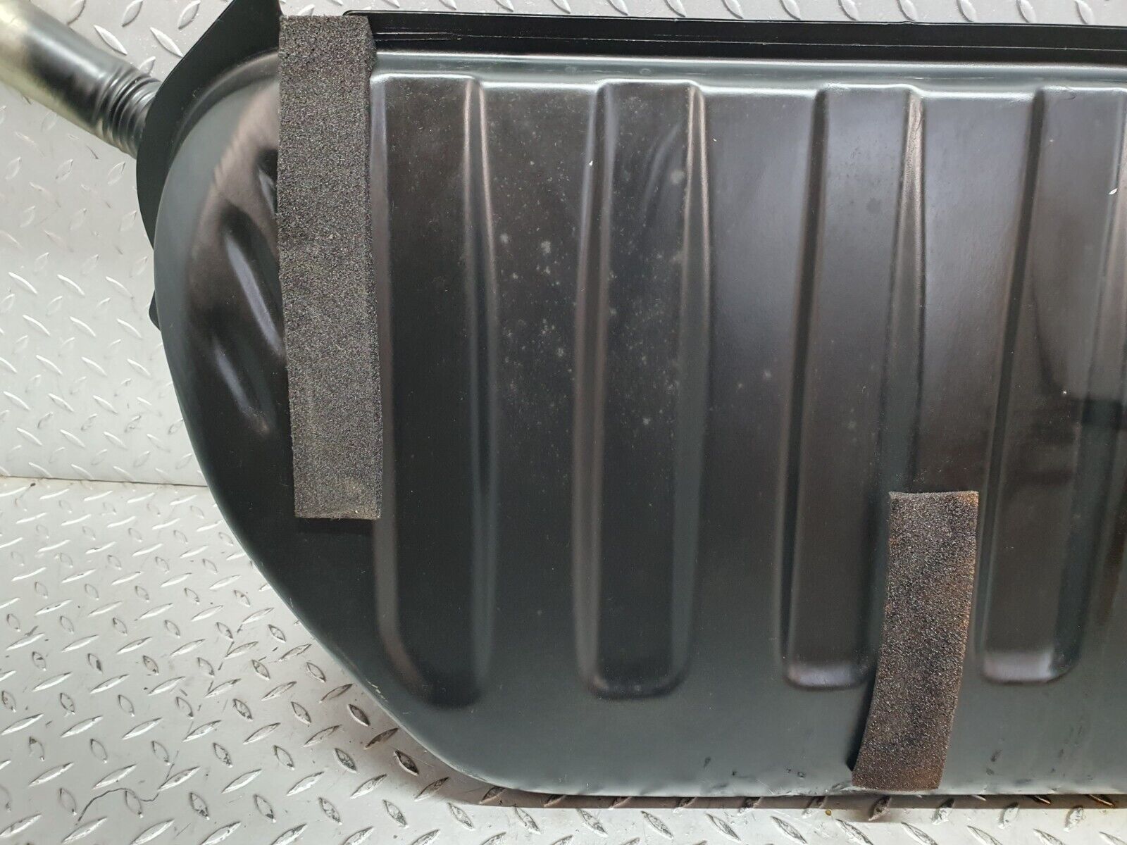 41732 Mercedes-Benz W124 200E Fuel Tank 2014710521