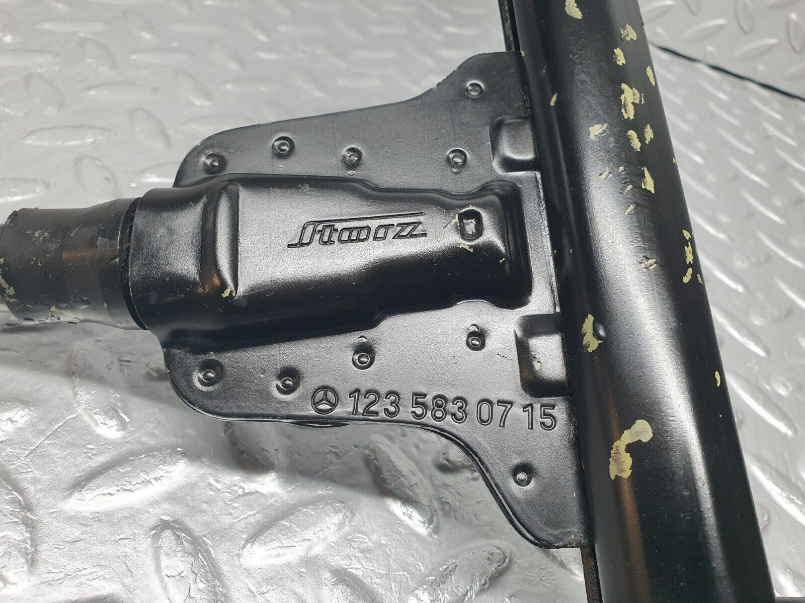 43924 Mercedes-Benz C123 230CE Coupe Car Jack 1235830715