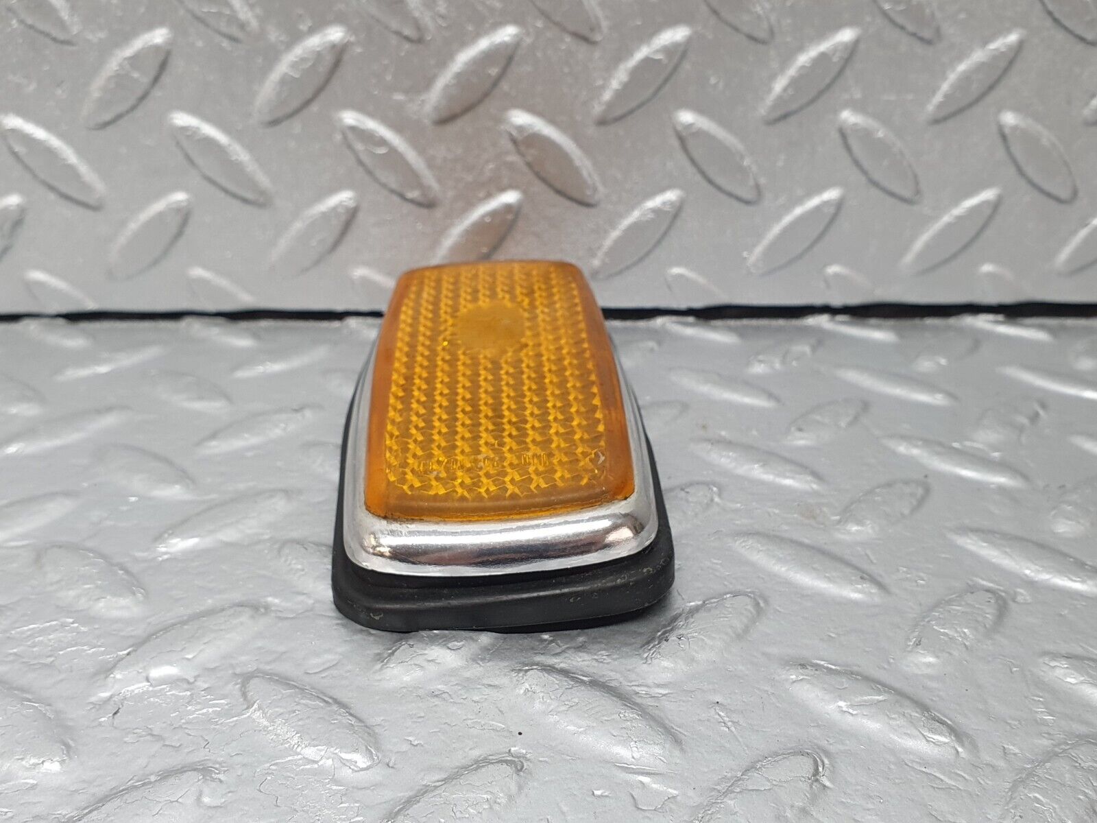 43120 Mercedes-Benz W108 280SE Front Right Side Position Light 0008260441