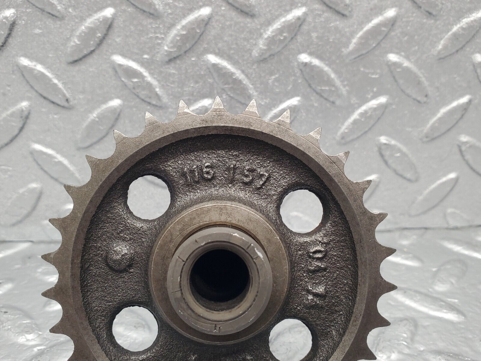 46275 Mercedes-Benz W126 420SE Camshaft Intermediate Timing Gear 1161570414