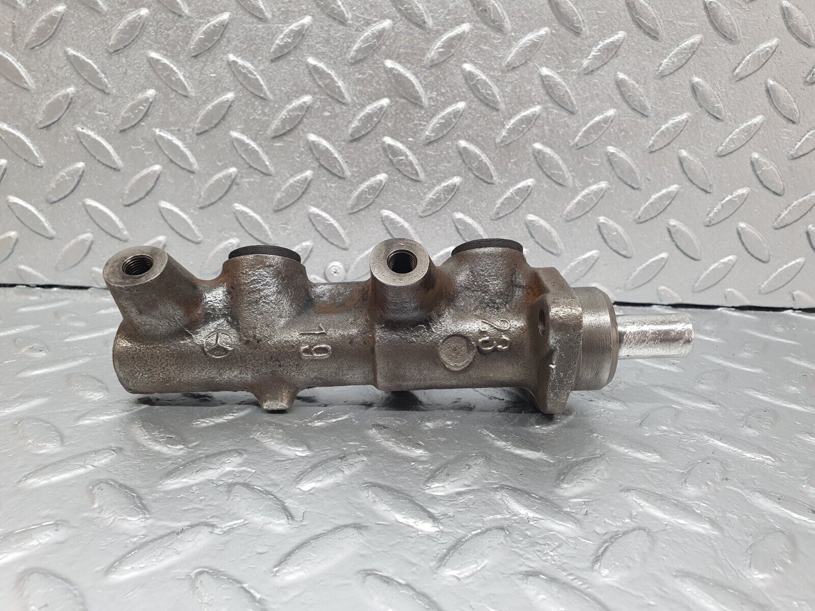 43690 Mercedes-Benz C126 380SEC Coupe Brake Master Cylinder ATE
