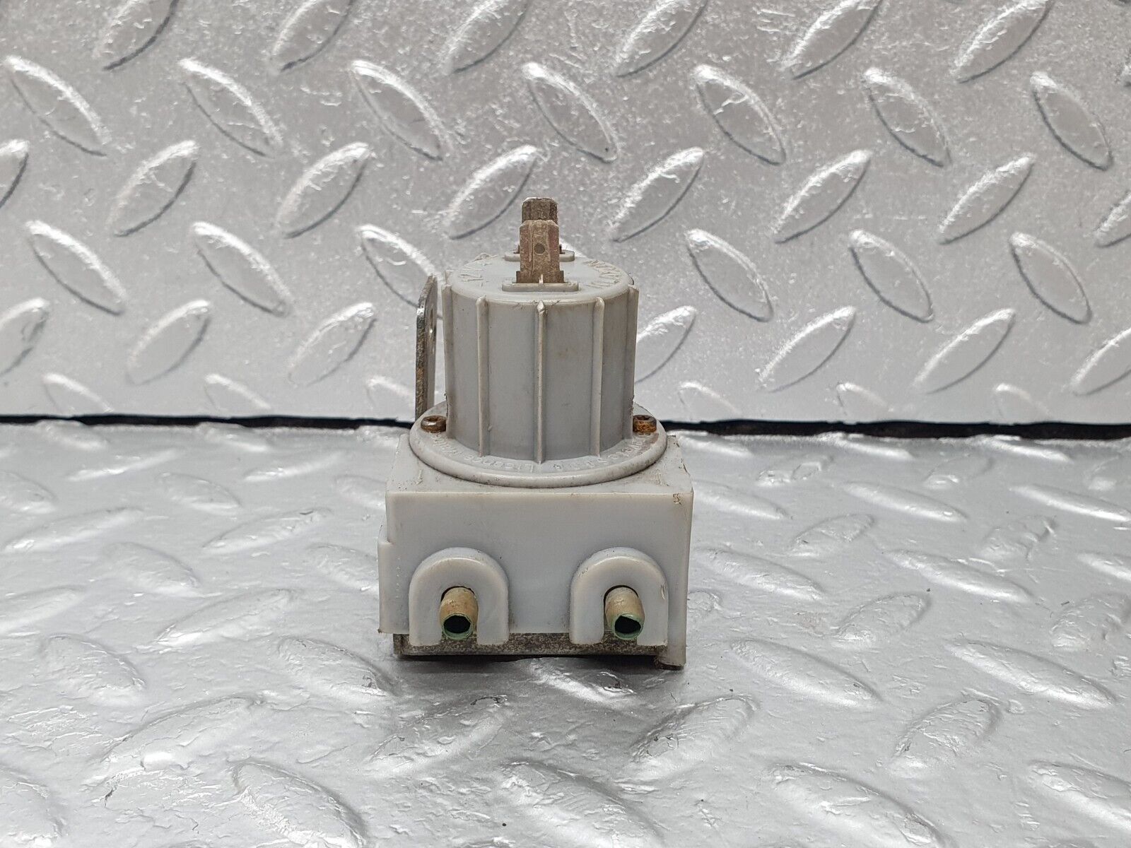 43124 Mercedes-Benz W108 280SE Windscreen Washer Pump